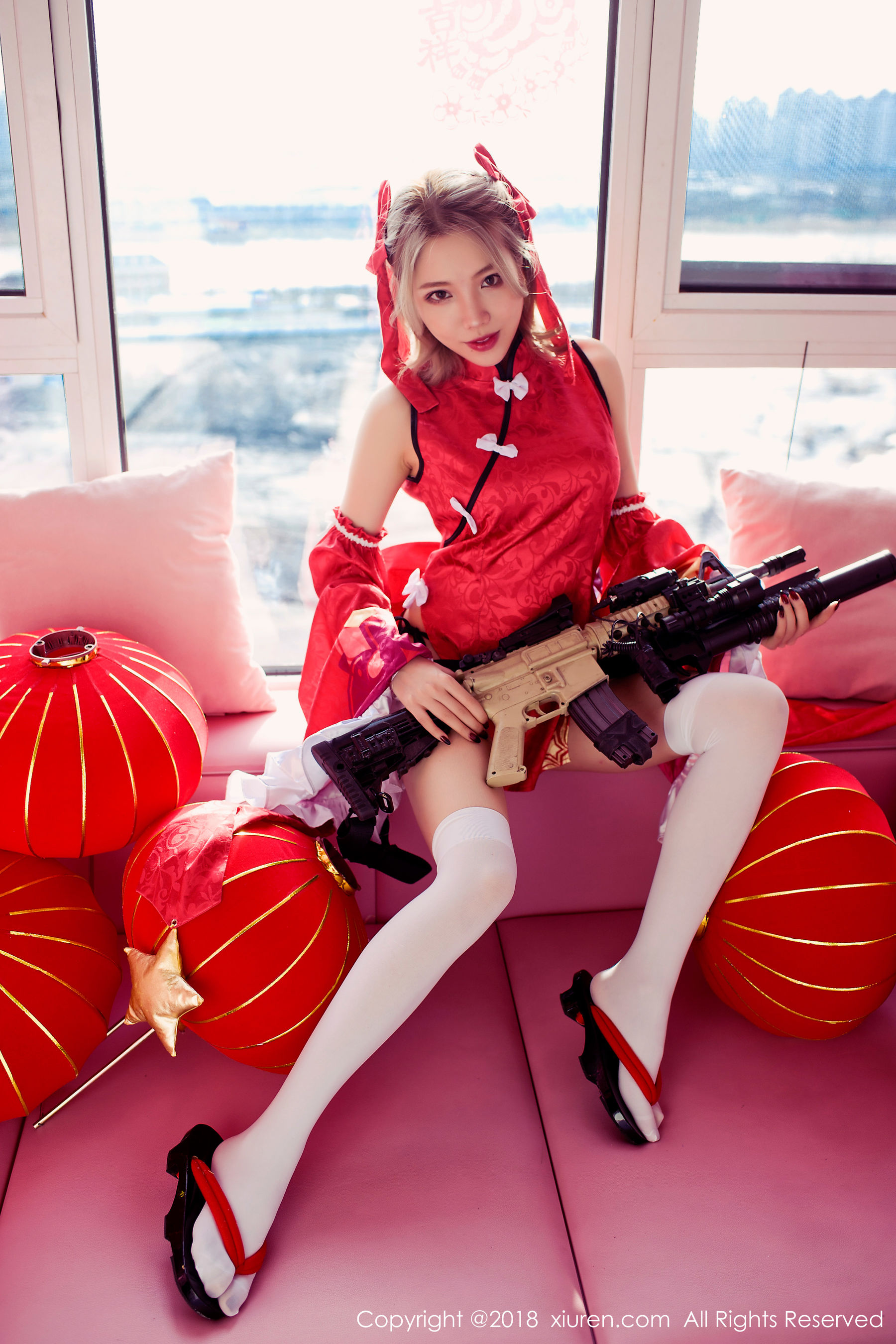  黄楽然《保鲜膜裹身+极品COS枪娘》 秀人 No.911第1张