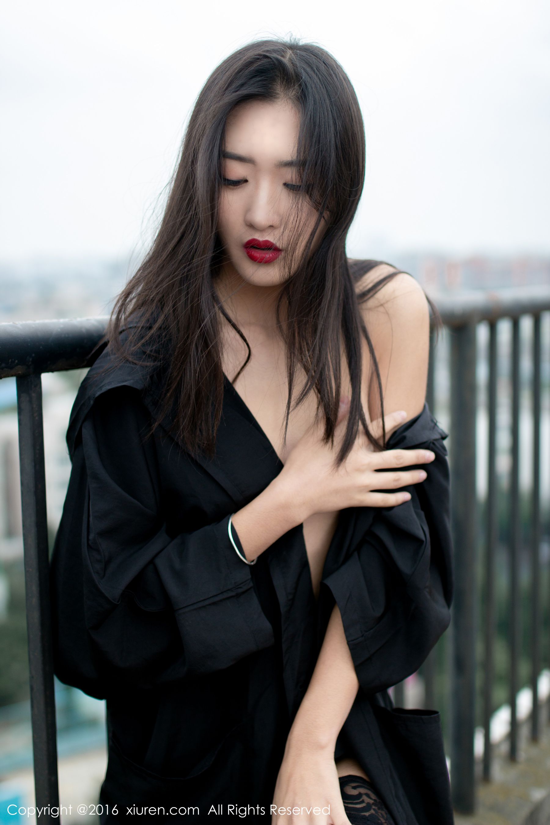  周琰琳LIN《红颜朱唇，宛若青莲出水》 秀人网 No.624第11张