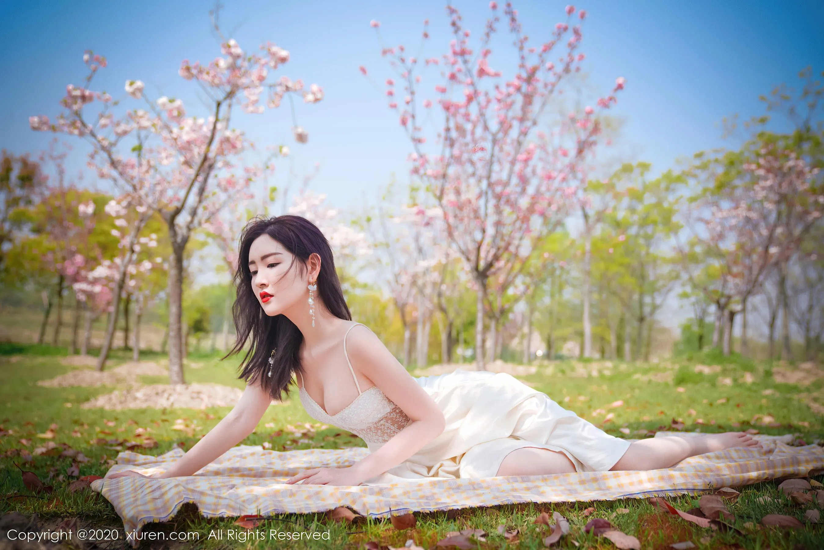  秀人XIUREN No.2297 沈梦瑶第2张