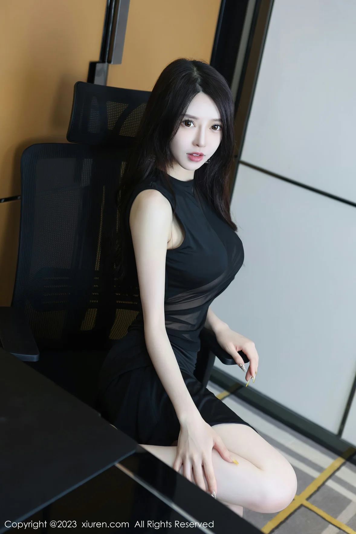  XiuRen 秀人 No.6937 玉兔miki 黑色薄纱连衣短裙性感写真 [82P]第8张