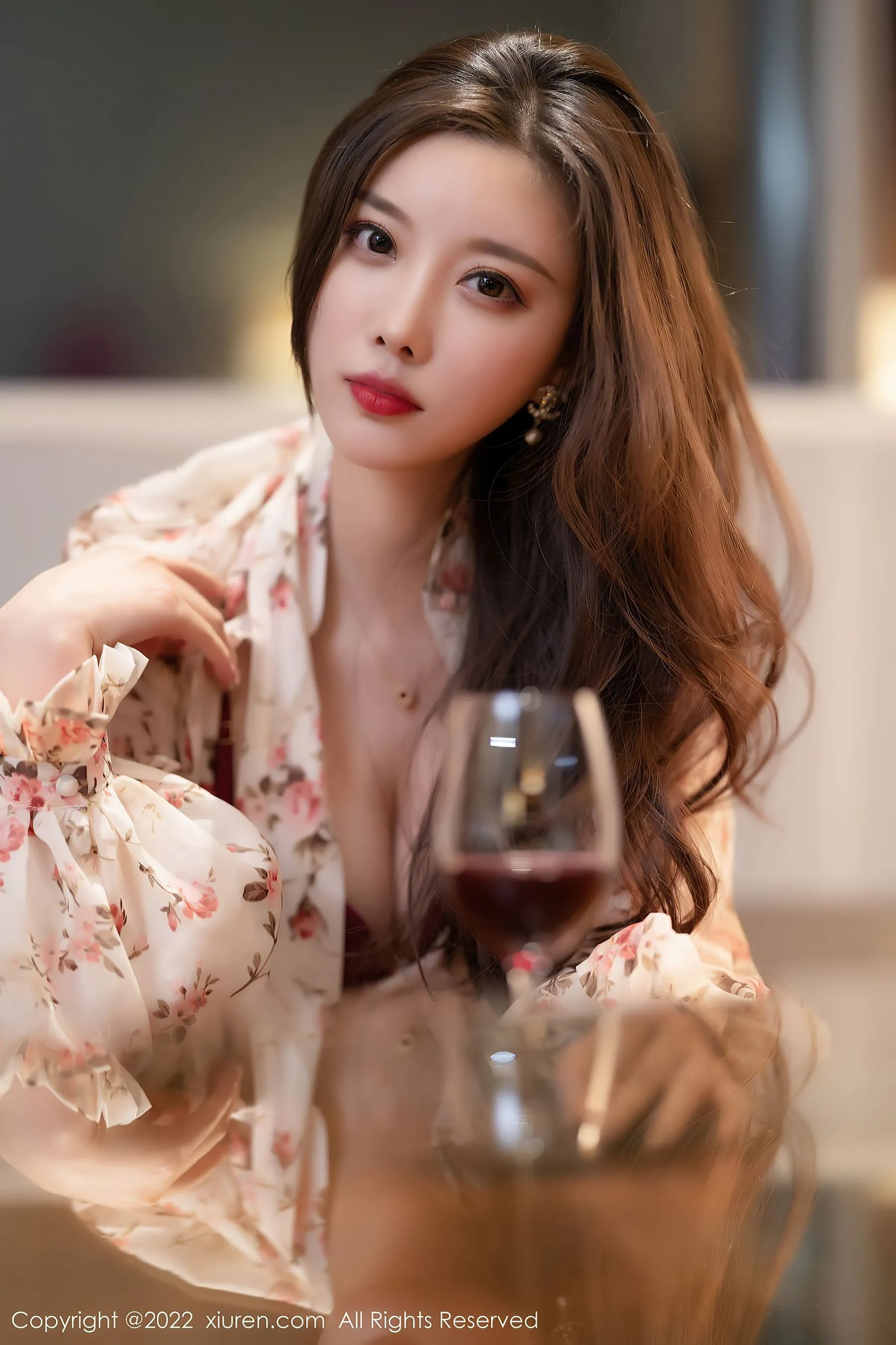  秀人网 No.4892 杨晨晨Yome 丝袜美腿第3张