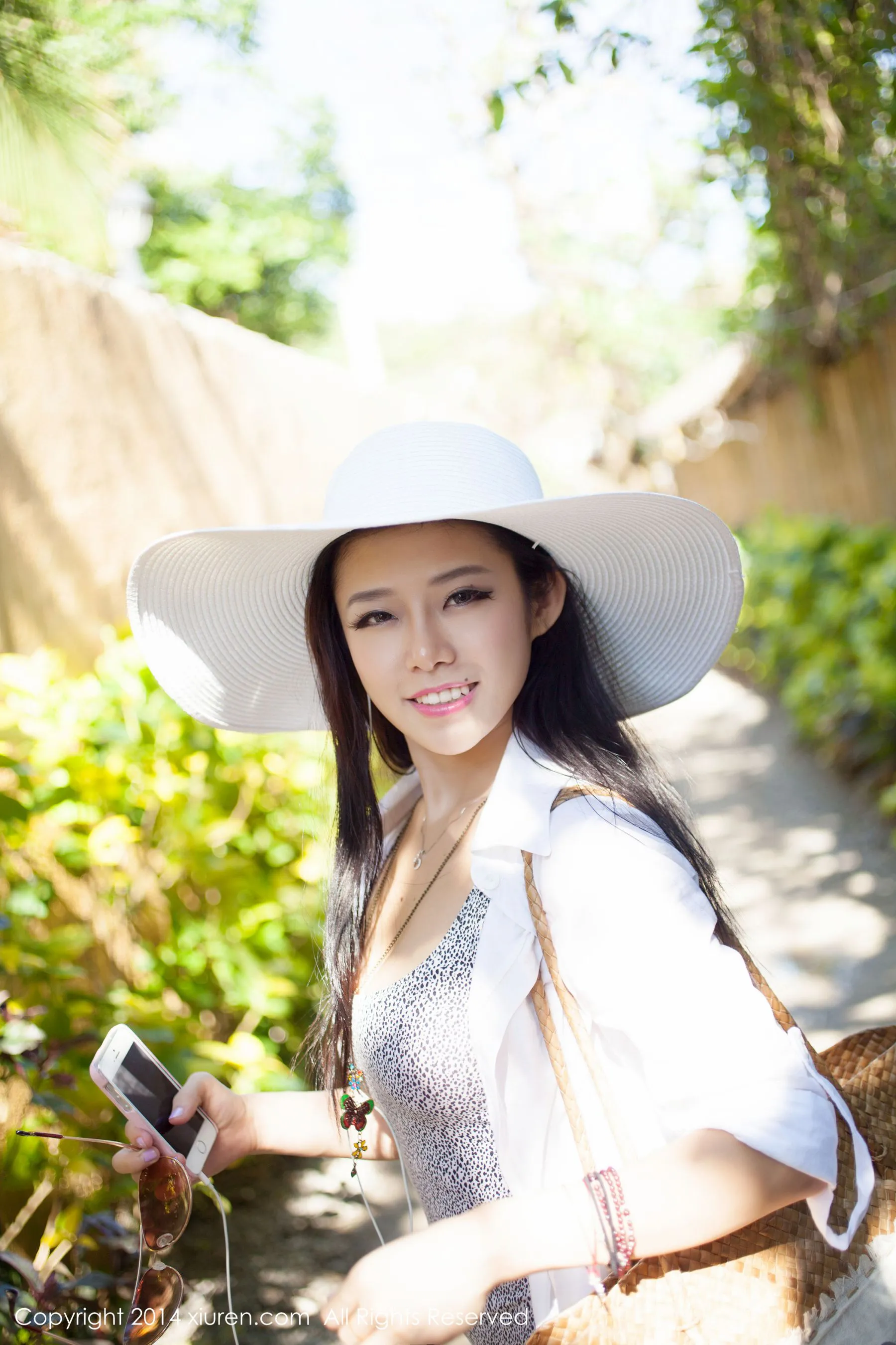  luvian本能《能叔长滩套图第三辑》 秀人网 No.084第4张