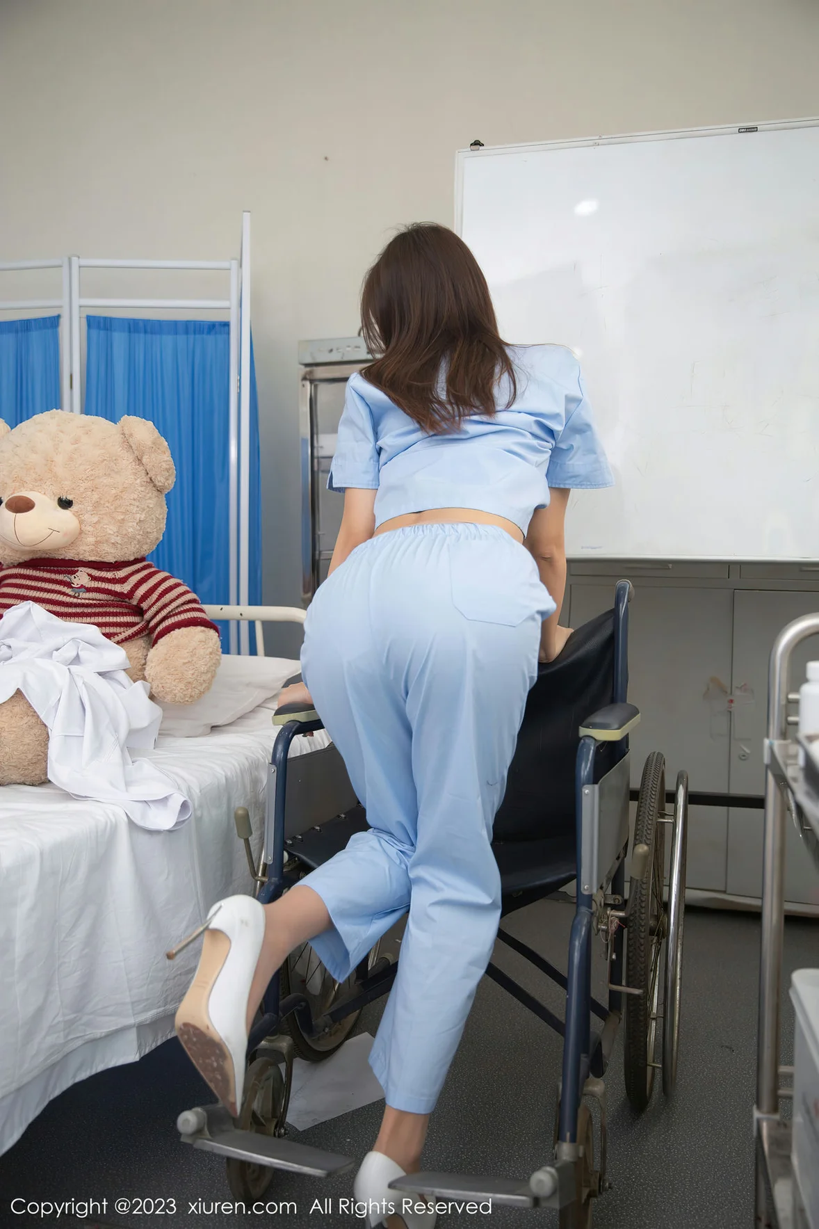  XiuRen 秀人 No.6849 绮里嘉ula 美女医生装扮性感写真 [84P]第5张