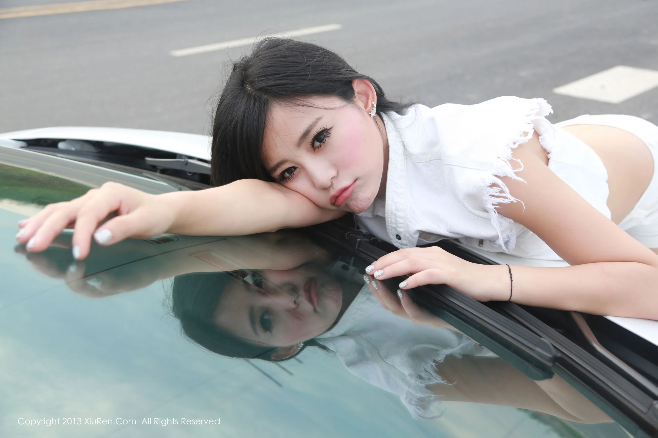  易欣viya《火辣狂野的妹子》 秀人网 No.027第4张