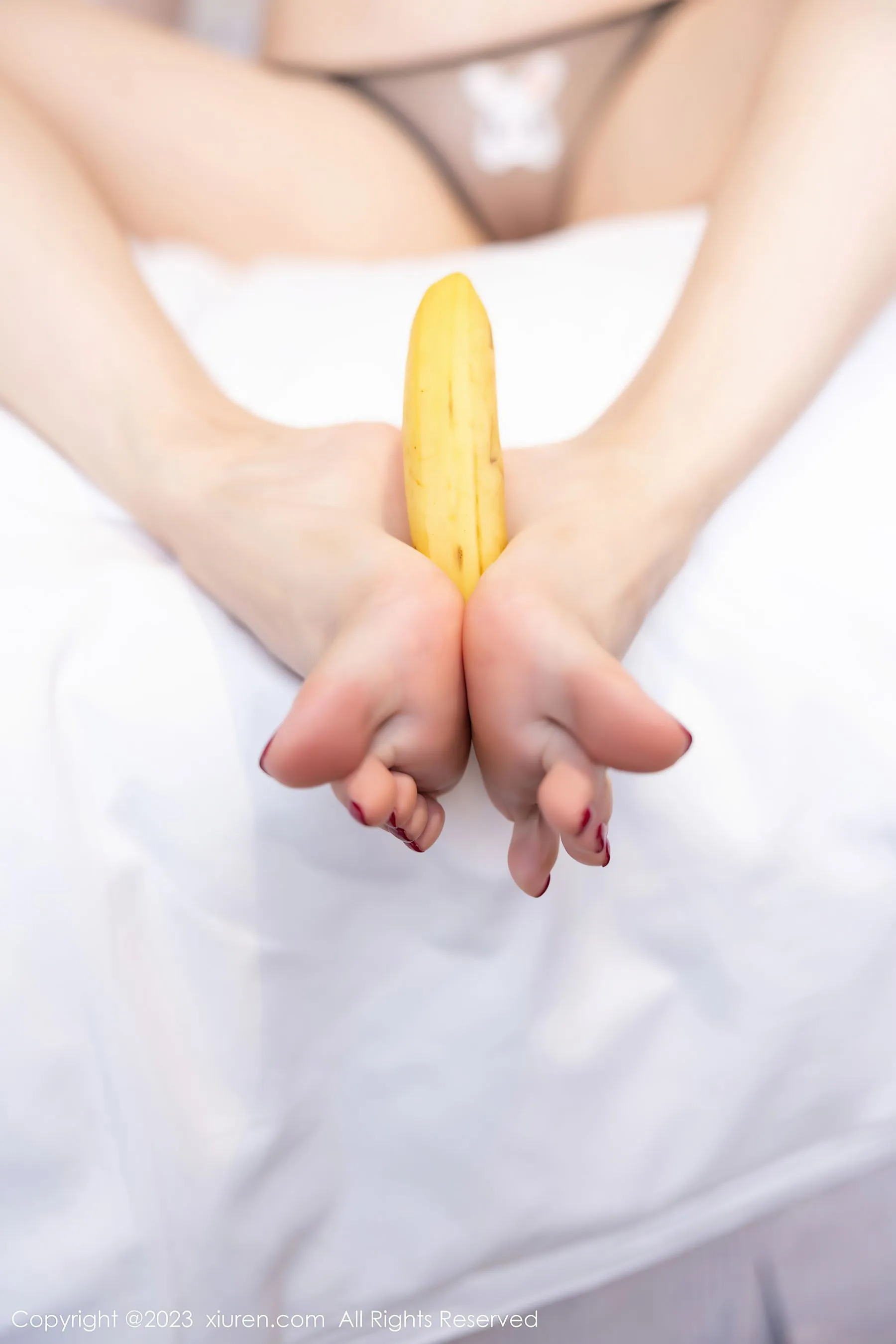  秀人网 No.6585 小蛮妖Yummy 黑丝美腿第16张