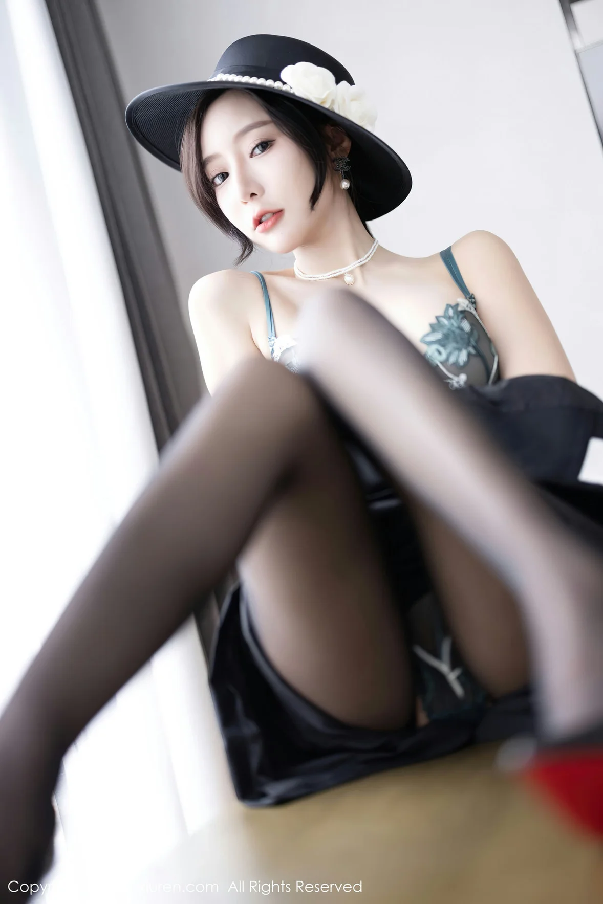  XiuRen 秀人 No.7048 王馨瑶yanni 气质高跟黑丝 [82P]第10张