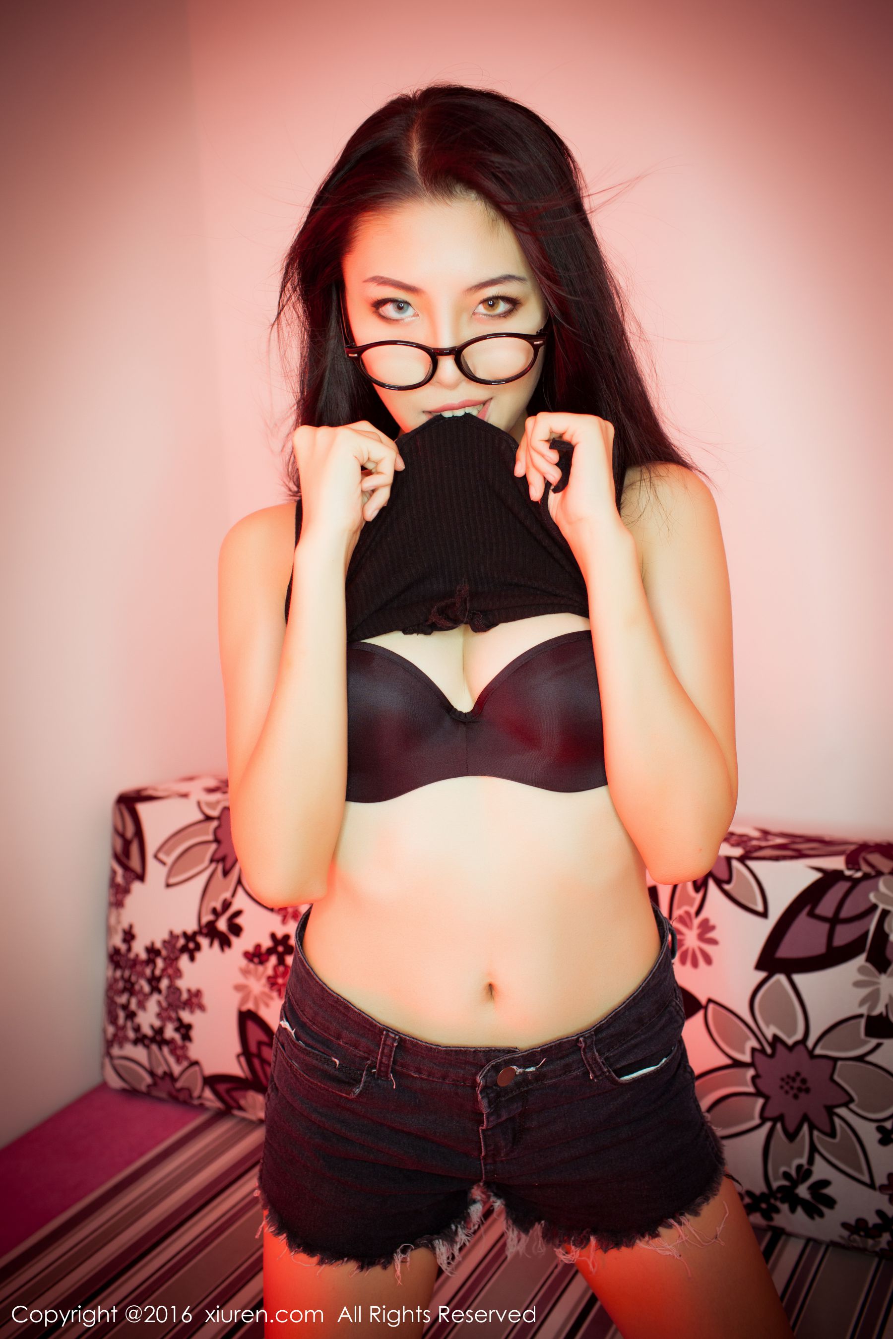  BOBO_xk(黎蒨垚)《热裤+内衣系列》 秀人网 No.617第8张