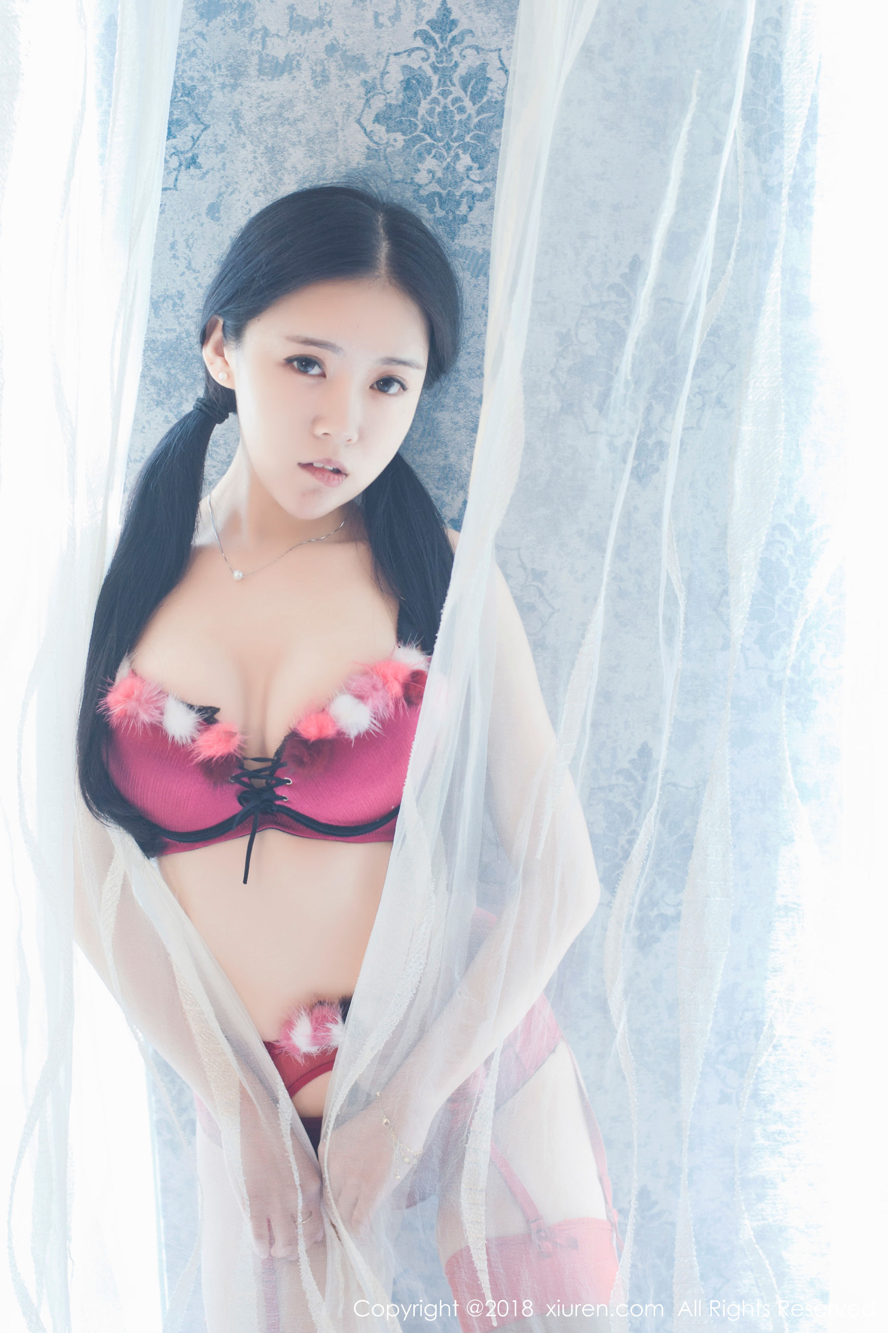  红气球《童颜巨乳稚气未脱小姑娘》 秀人 No.932第14张