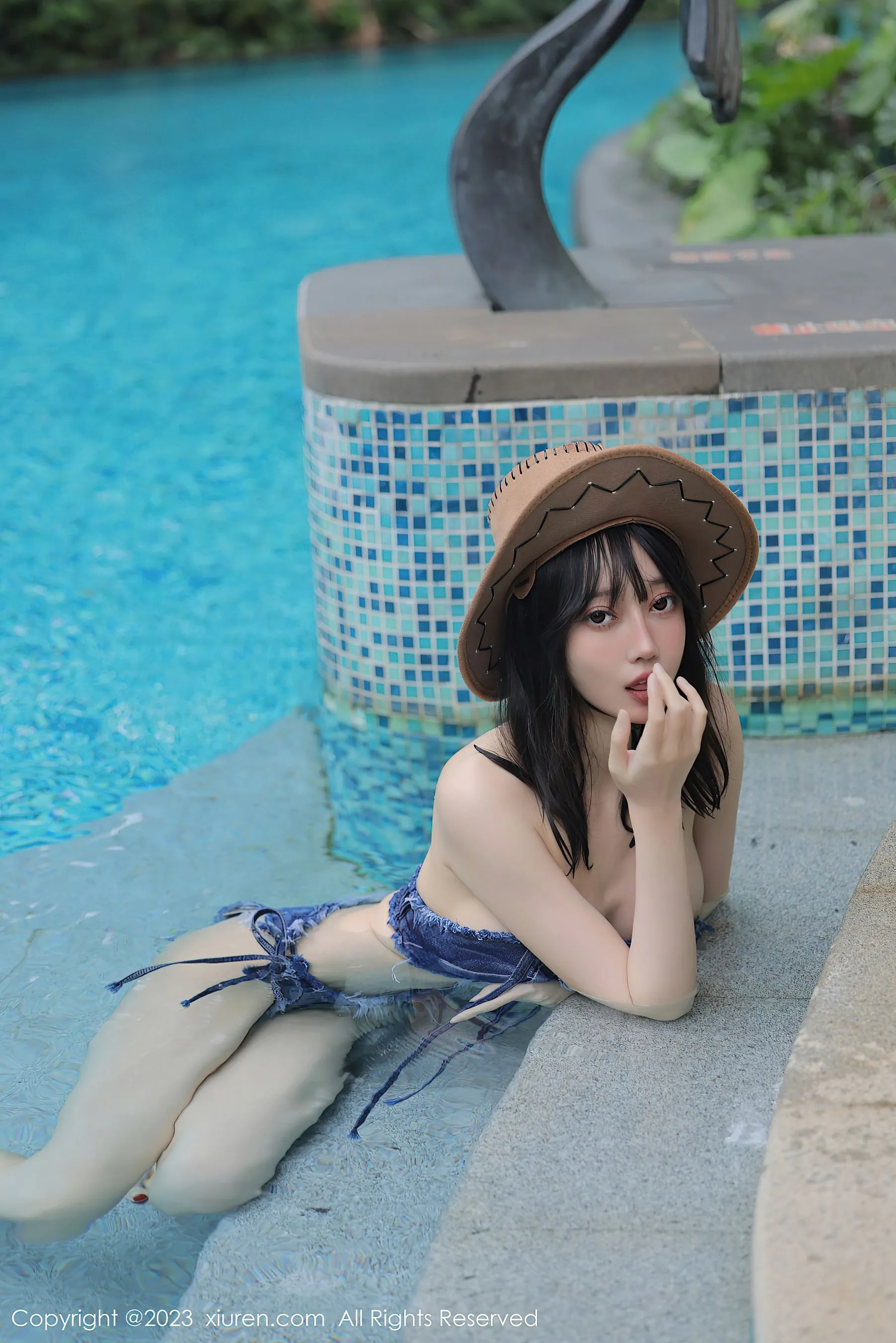  秀人网 No.6504 玥儿玥er 万宁旅拍第24张