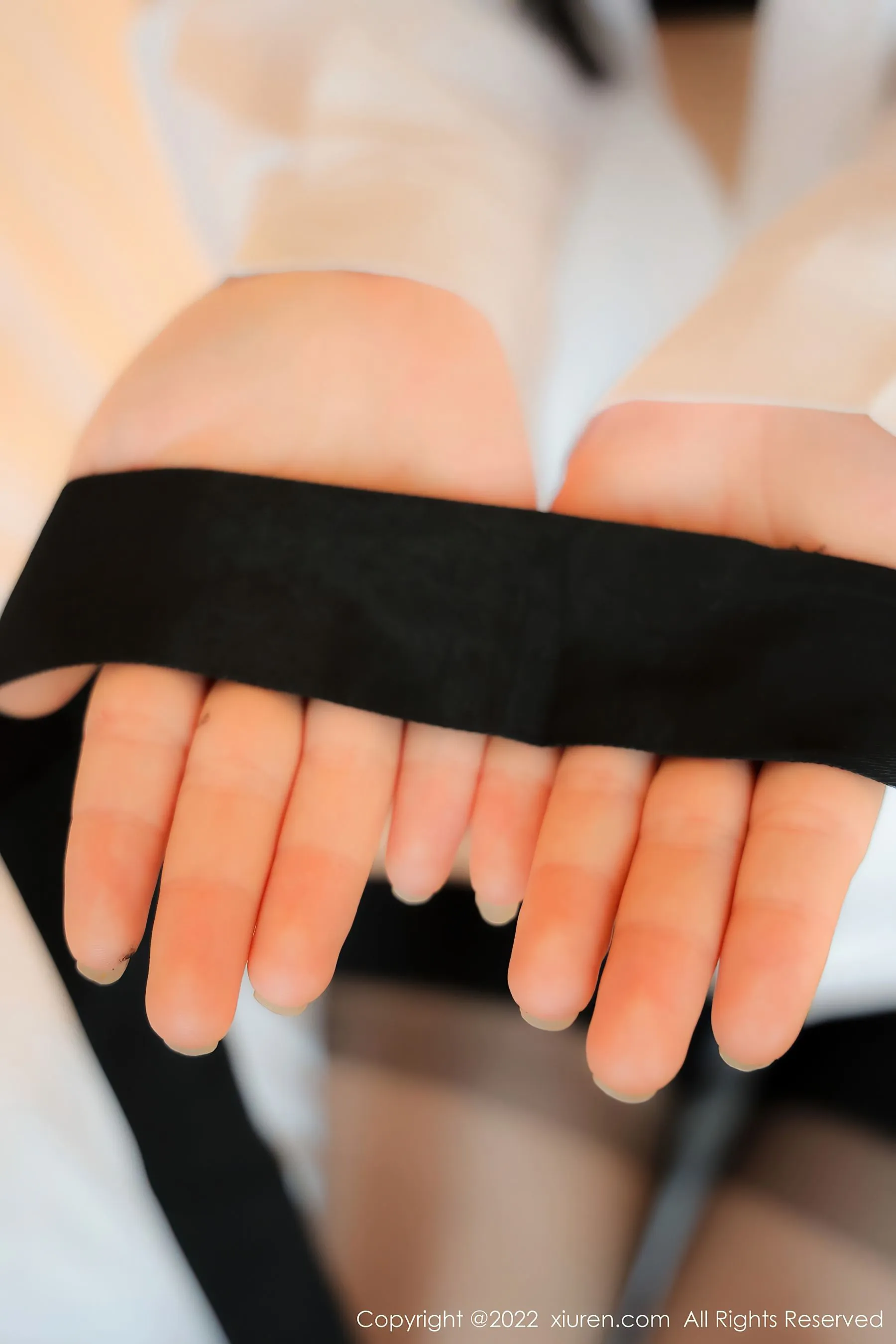 秀人网 No.4894 徐媛媛 黑丝眼镜OL写真第5张