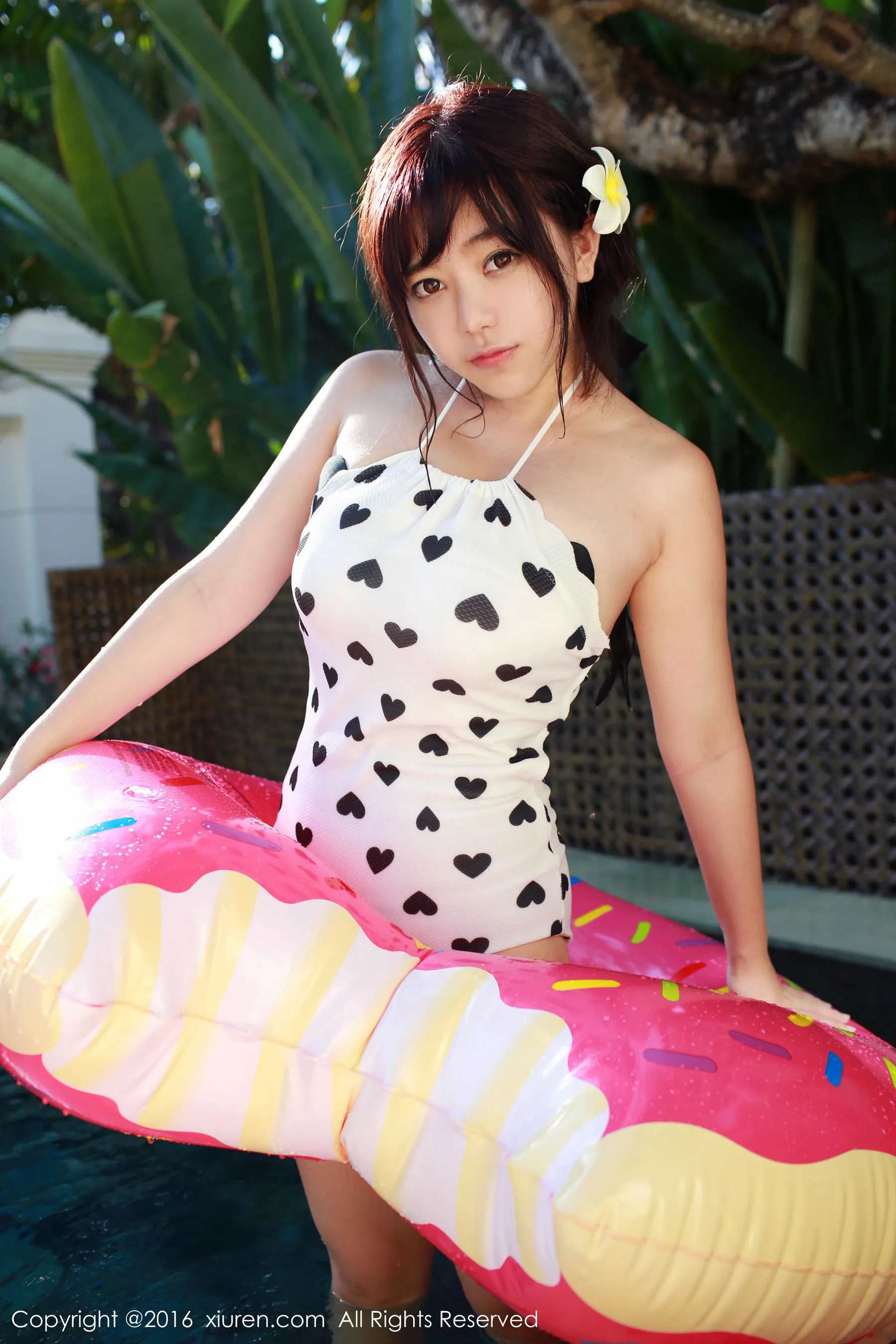  刘飞儿Faye《吊带牛仔热裤+比基尼》 秀人网 No.470第16张