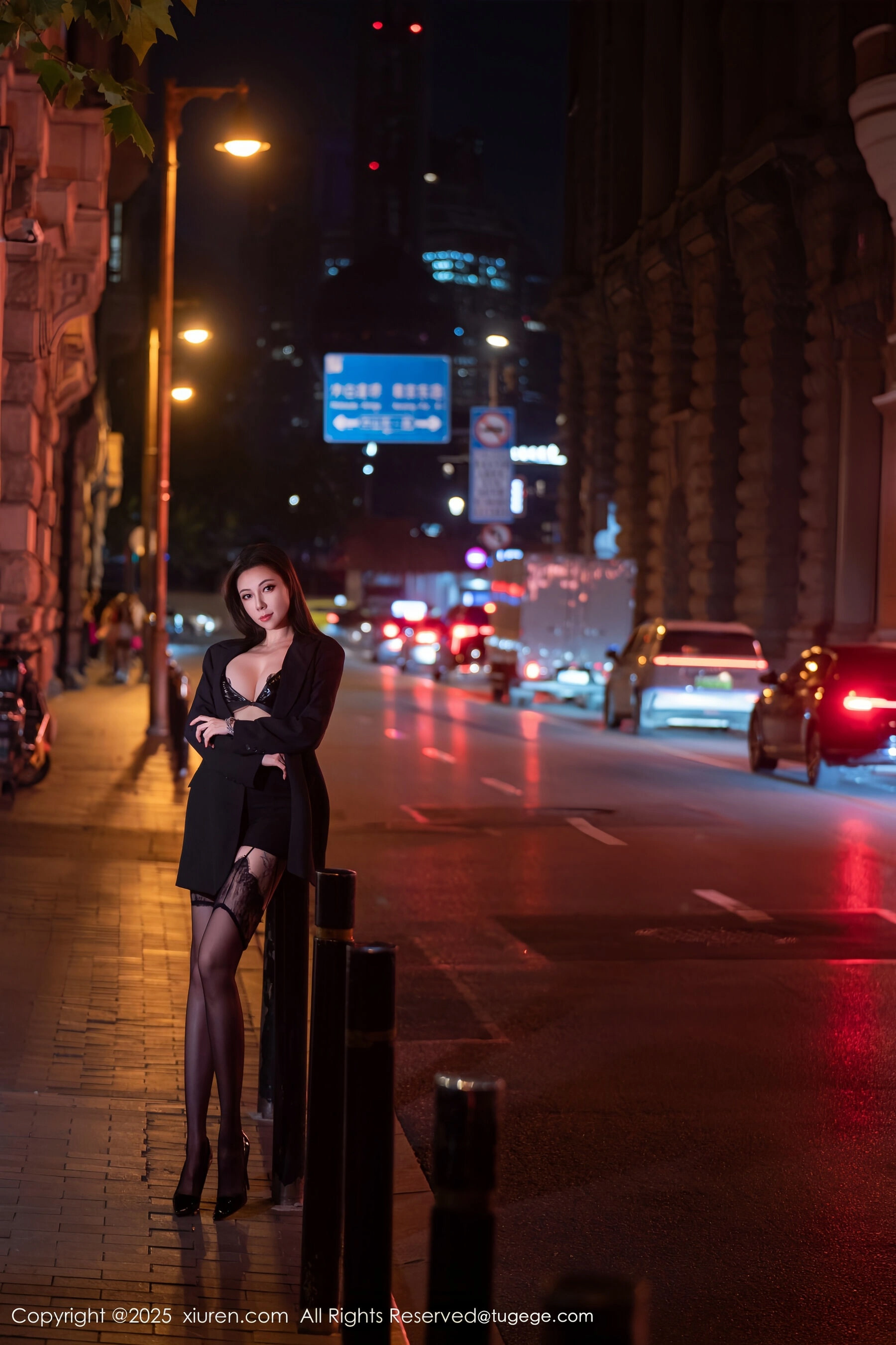  秀人网 果儿Victoria Vol.10899 [72P]第3张