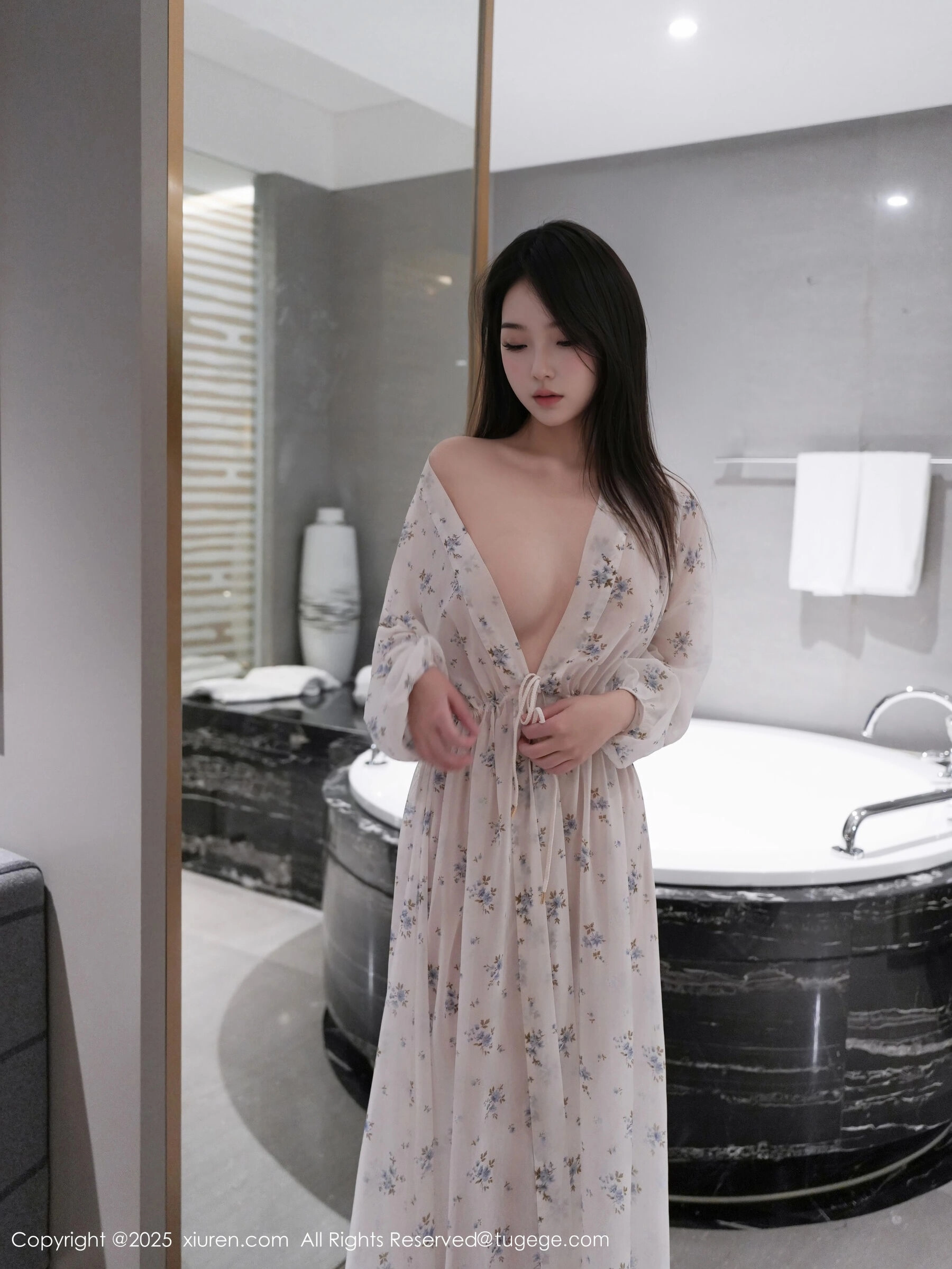  秀人网 烧烧小桃 Vol.10988 [52P]第13张