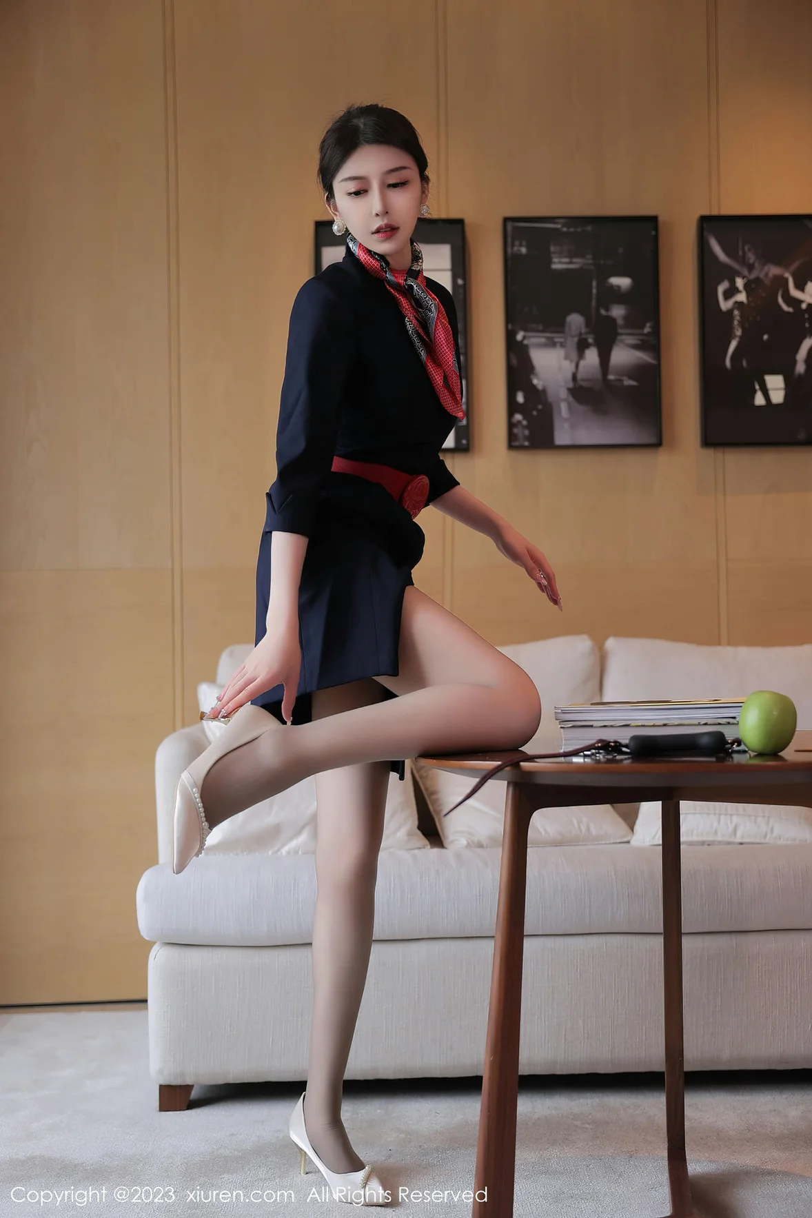  XiuRen 秀人 No.6966 玉兔miki 空姐制服性感写真 [91P]