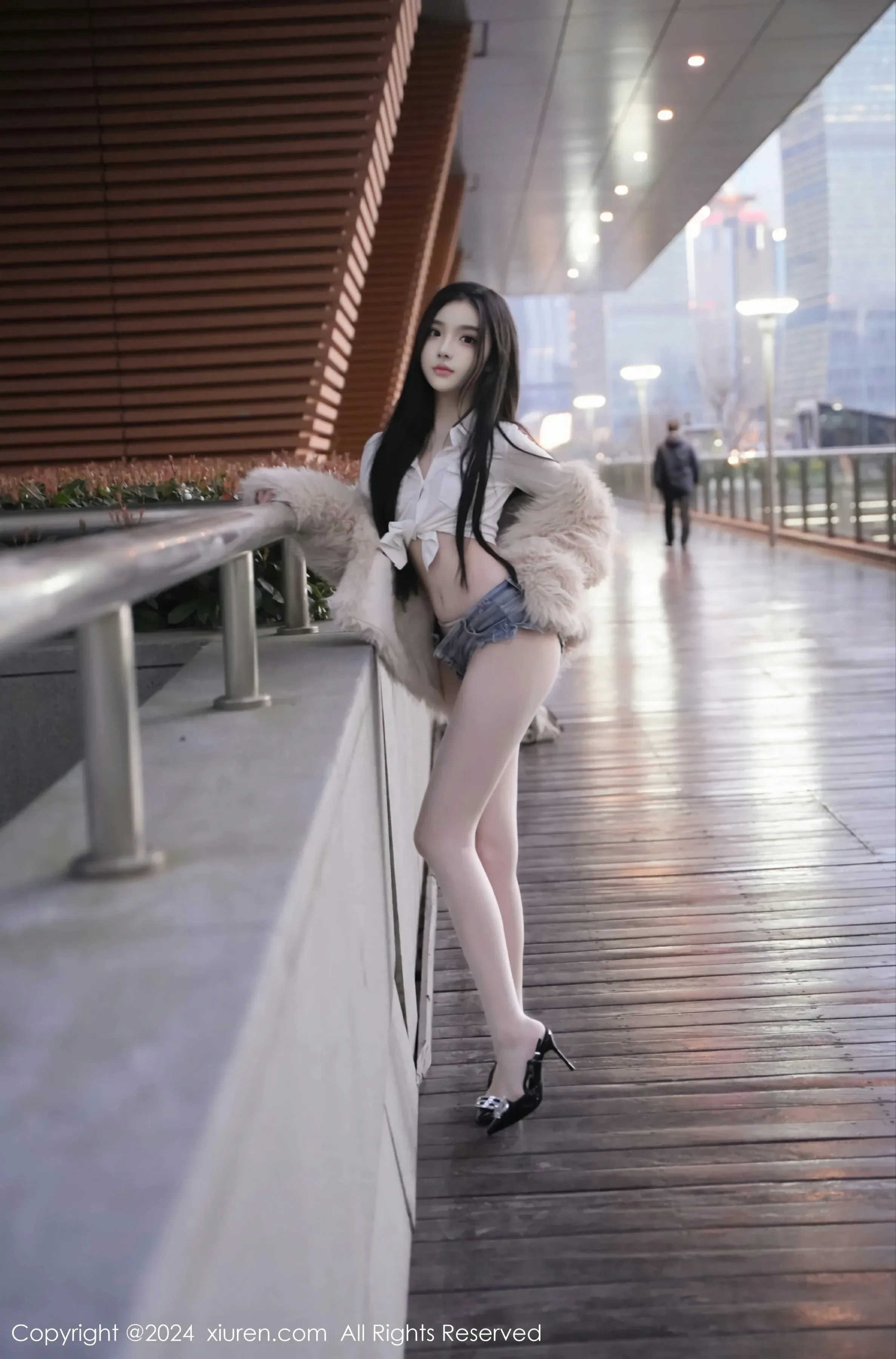  XiuRen 秀人 No.8261 龙雪儿 [77P]第2张