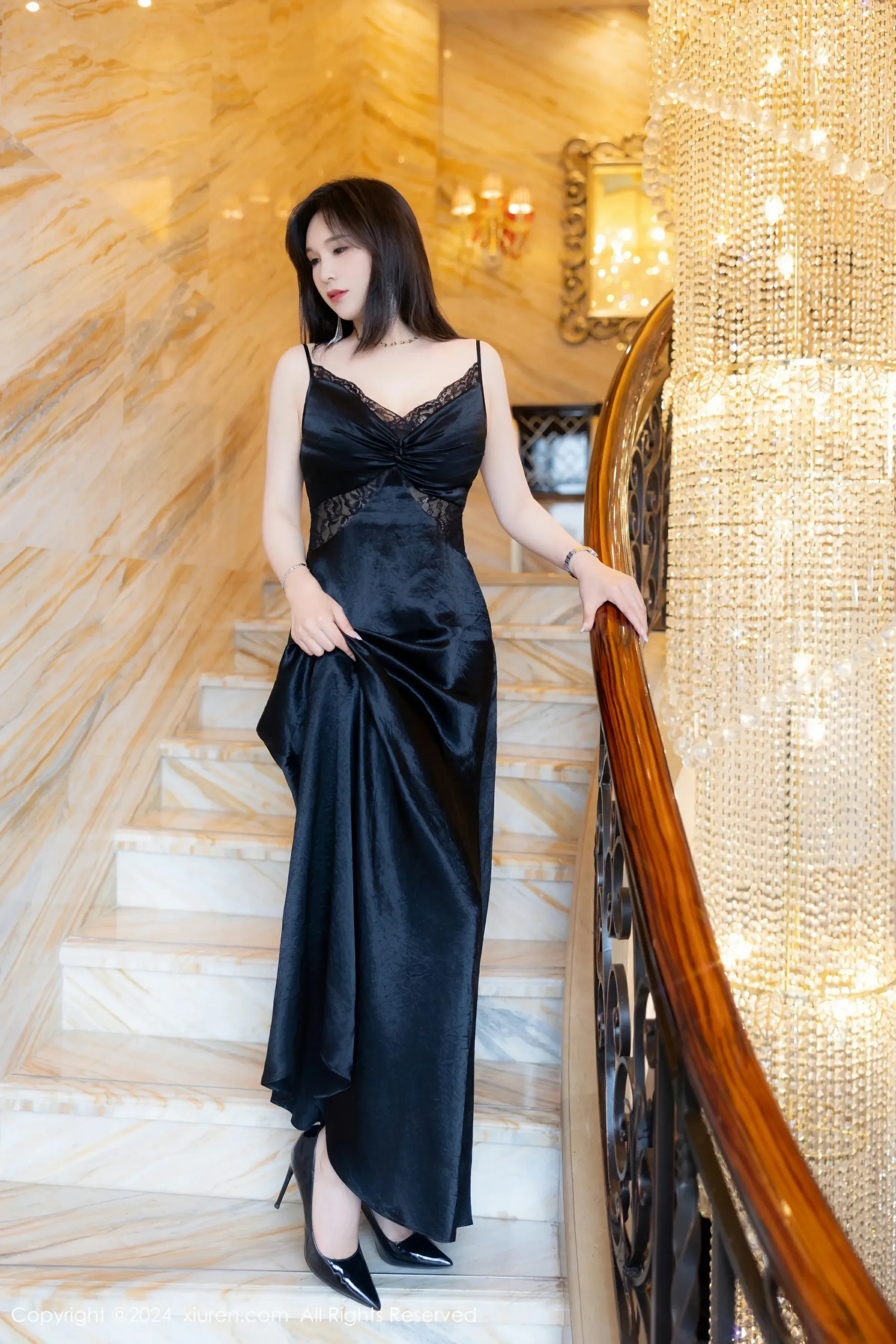  XiuRen 秀人 No.8825 水水姐 [73P]第1张