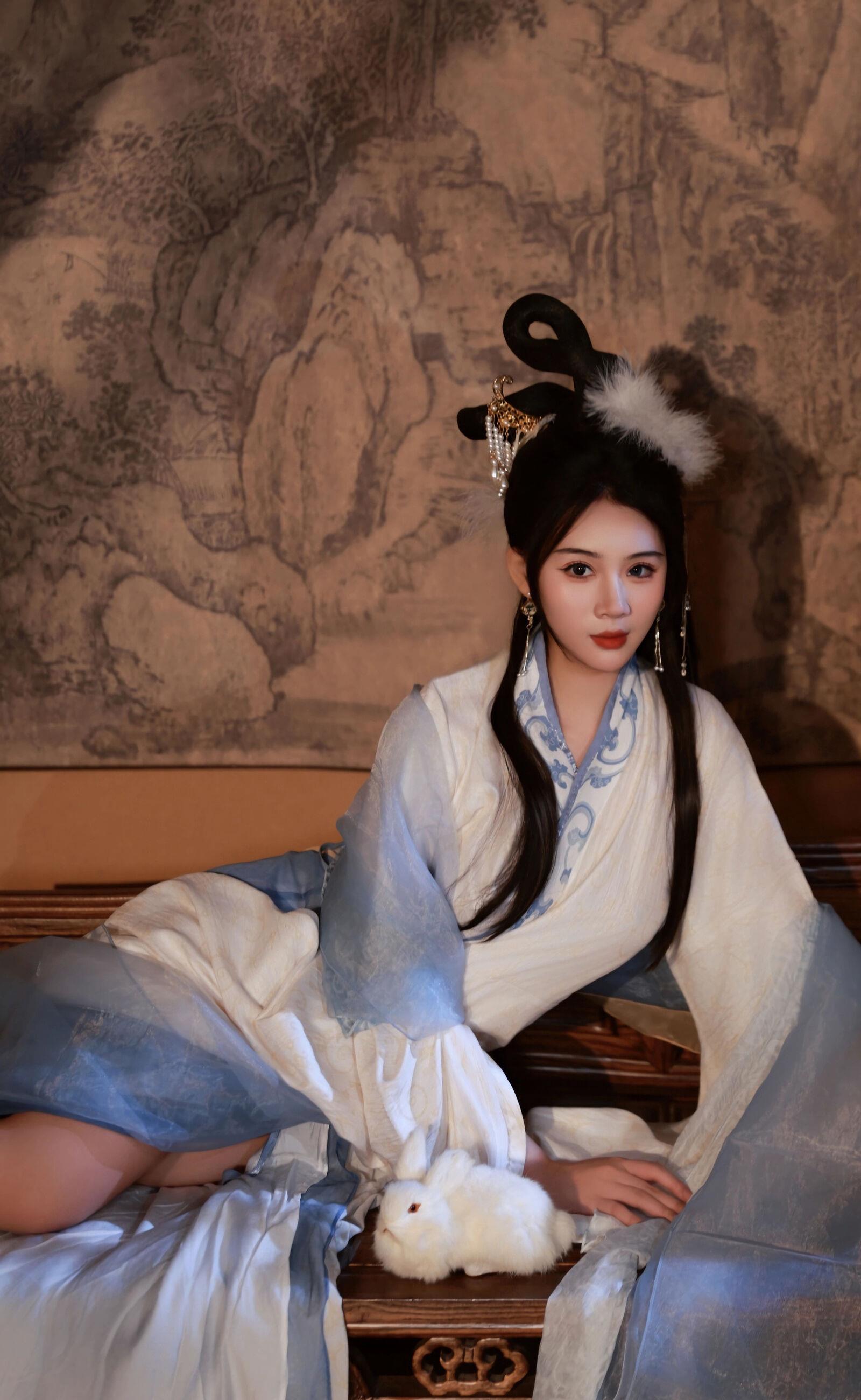  秀人网 No.10835 南乔 [75P]第4张