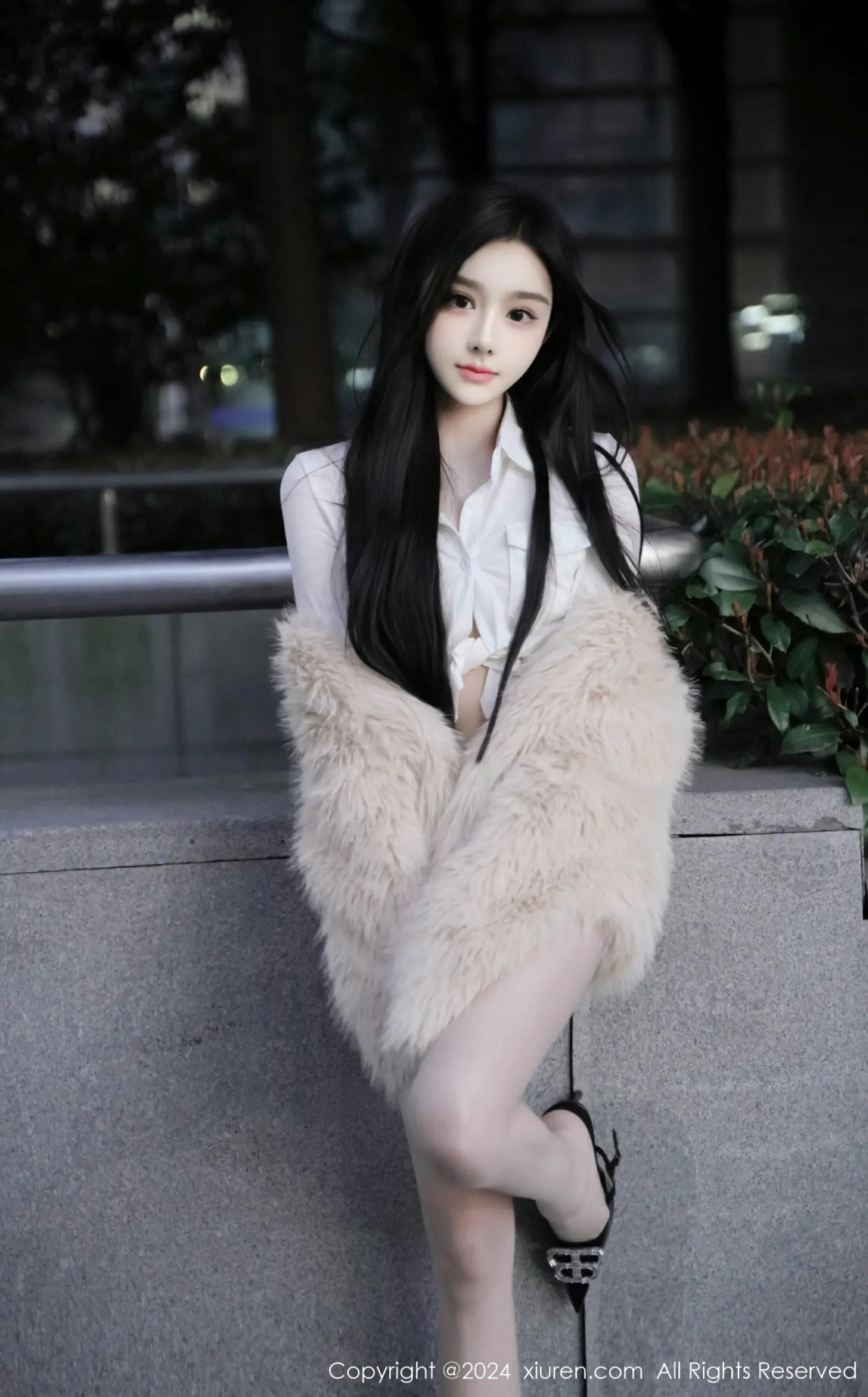  XiuRen 秀人 No.8261 龙雪儿 [77P]第4张