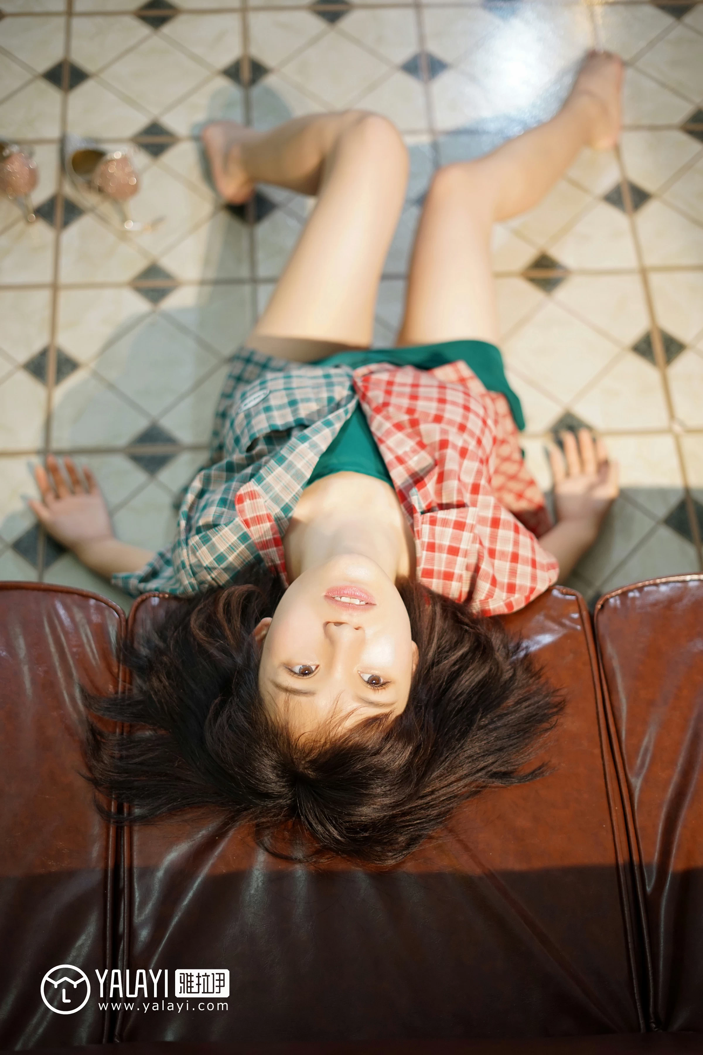 [YALAYI雅拉伊]NO.033 堕落天使 多香子 红色衬衫加吊带睡衣性感私房写真集第12张