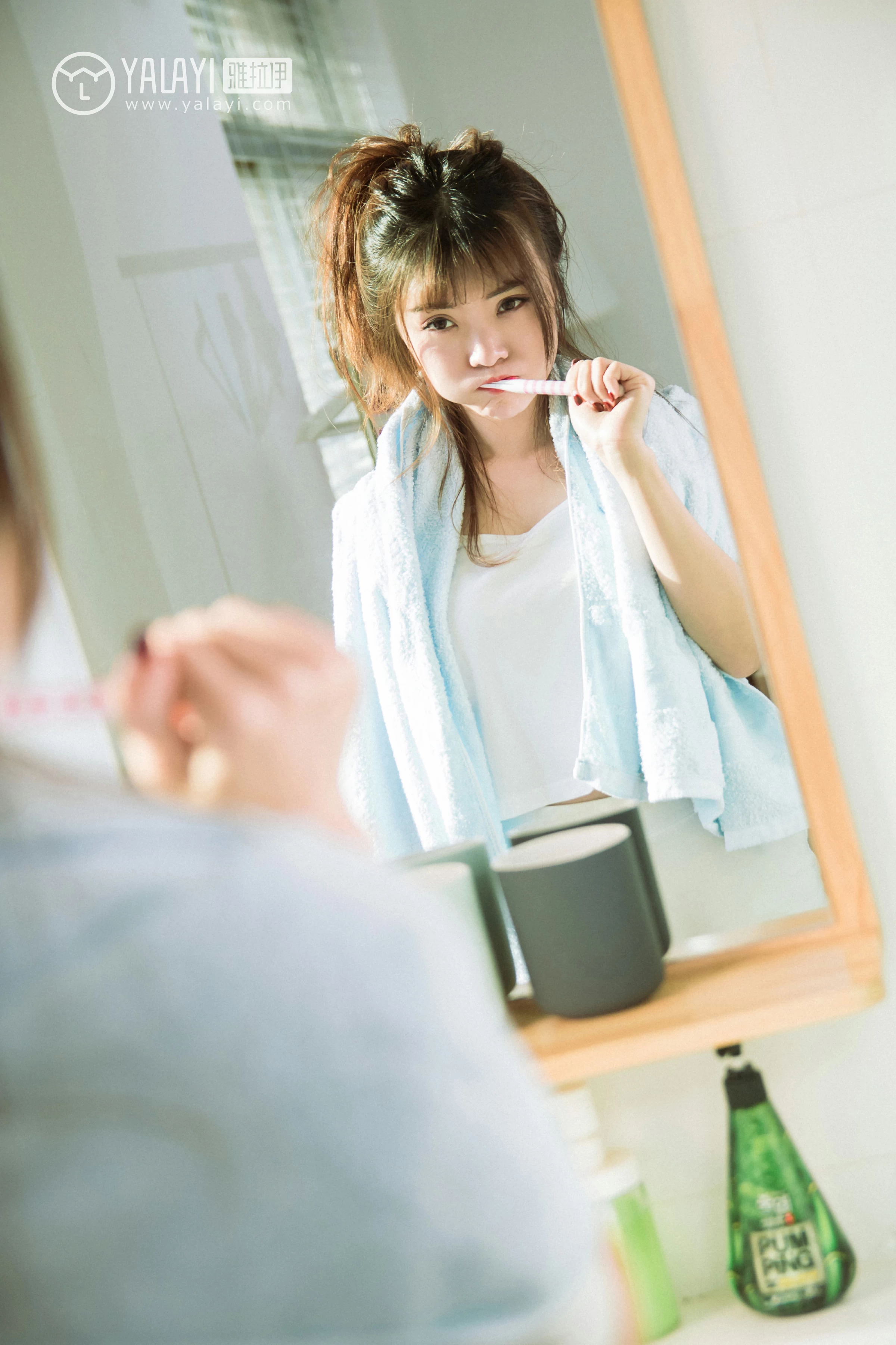 [YALAYI雅拉伊]NO.036 小美好 阳阳 白色衬衫与短袖加白色短裤性感私房写真集第6张