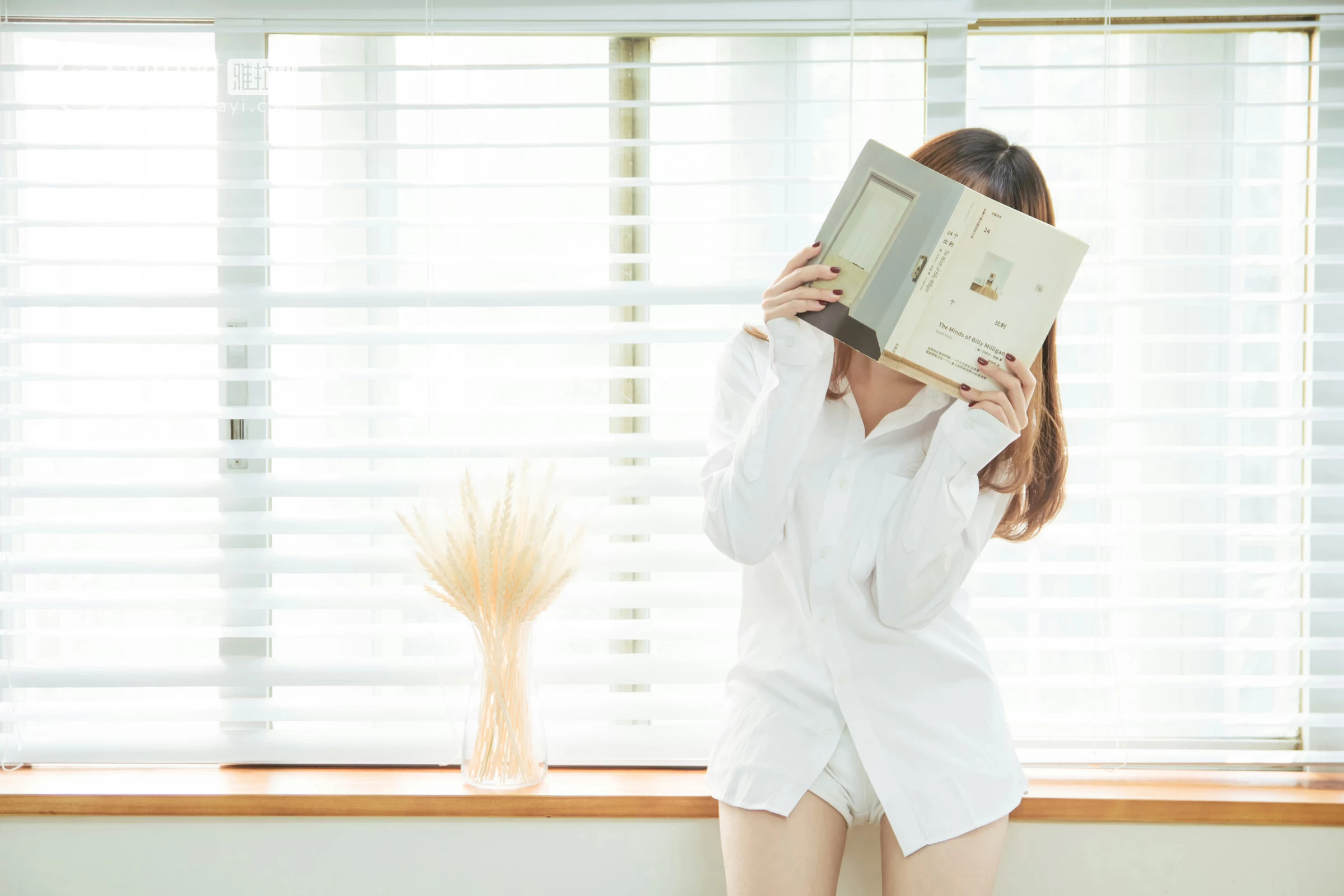 [YALAYI雅拉伊]NO.036 小美好 阳阳 白色衬衫与短袖加白色短裤性感私房写真集第7张