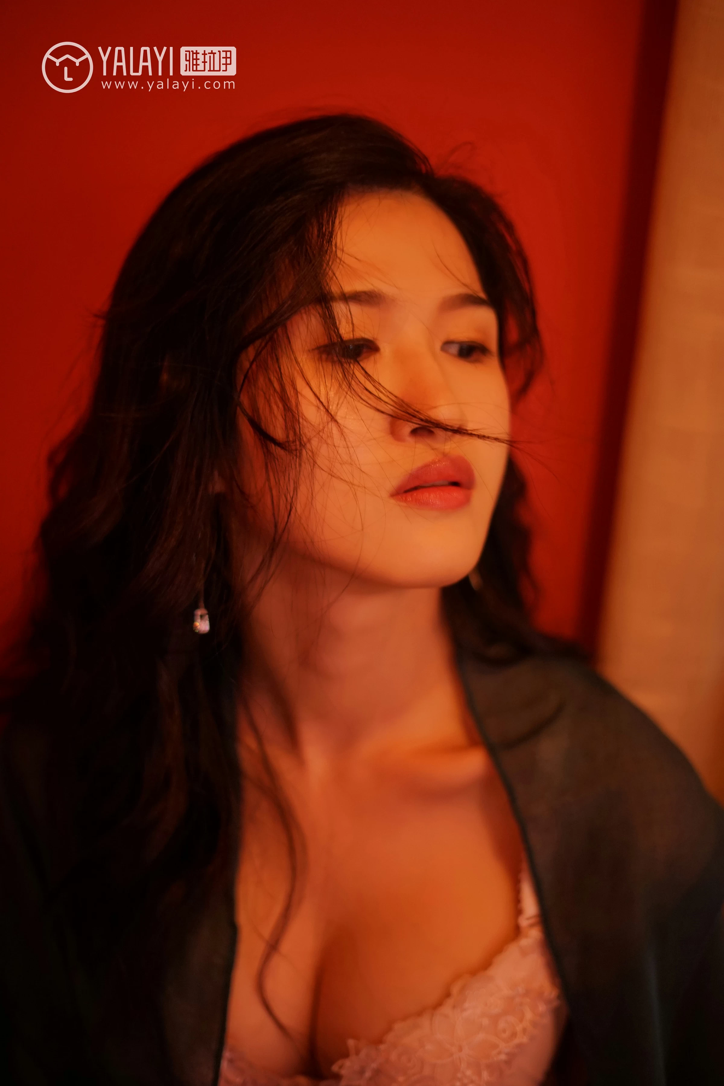 [YALAYI雅拉伊]NO.040 浮光掠影 半梦半醒 塔塔 吊带连衣裙加粉色蕾丝内衣性感私房写真集第15张