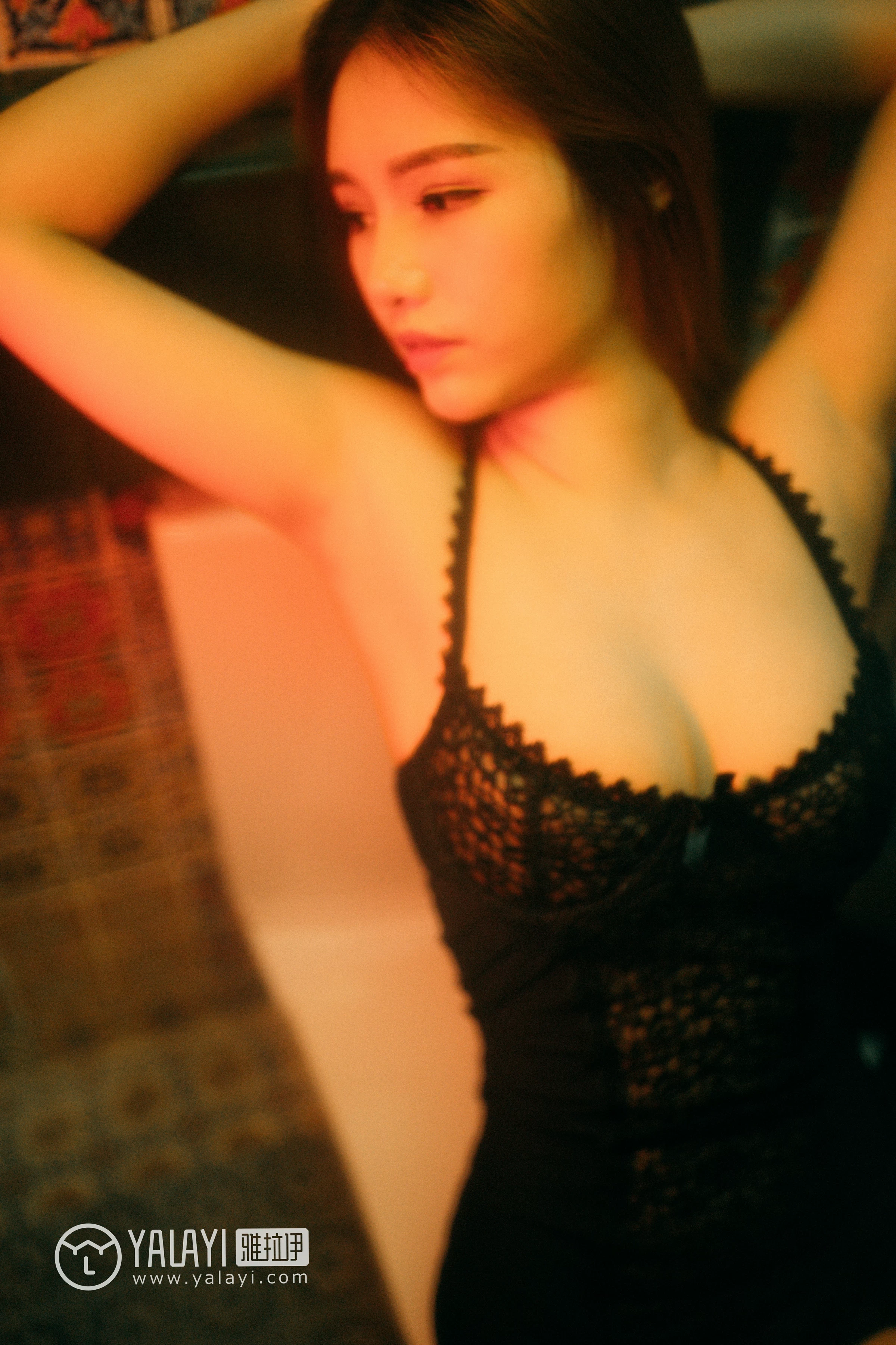 [YALAYI雅拉伊]NO.052 被遗忘的房间 李颖惠惠 黑色塑身内衣加黑色丝袜美腿性感私房写真集第8张