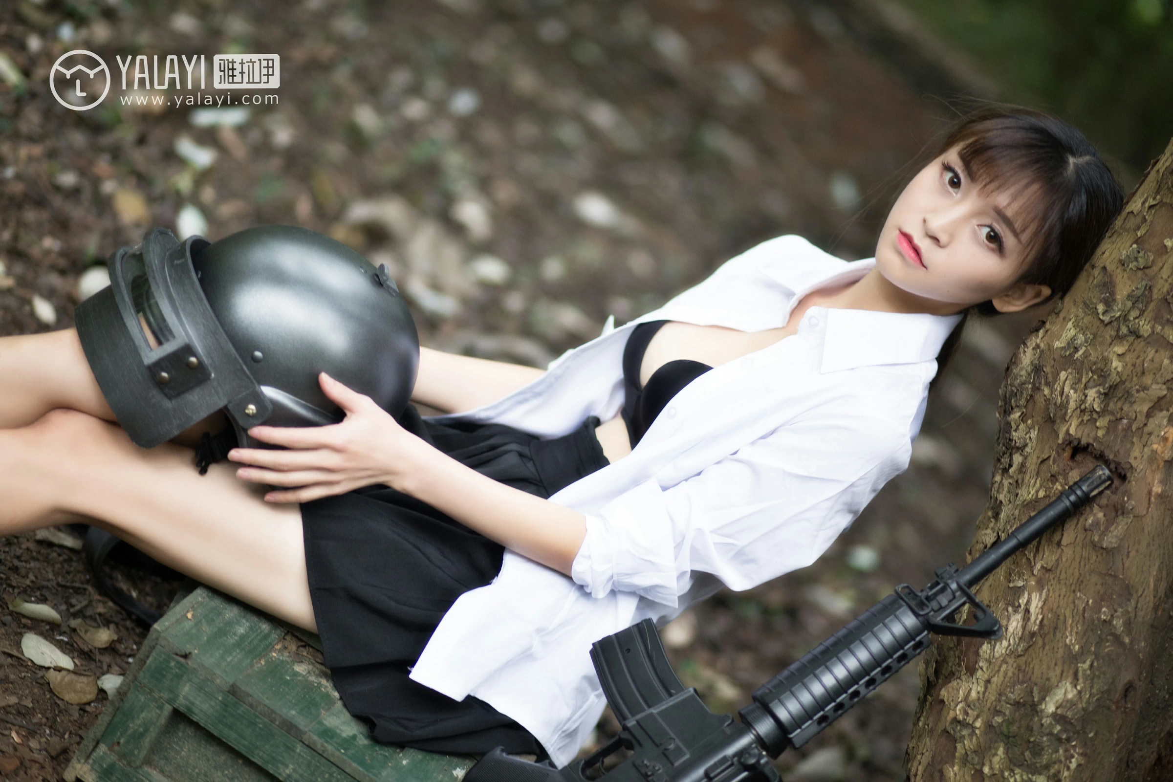 [YALAYI雅拉伊]NO.054 吃鸡少女 蘑菇 黑色内衣与黑色短裙加黑色丝袜美腿性感私房写真集第9张