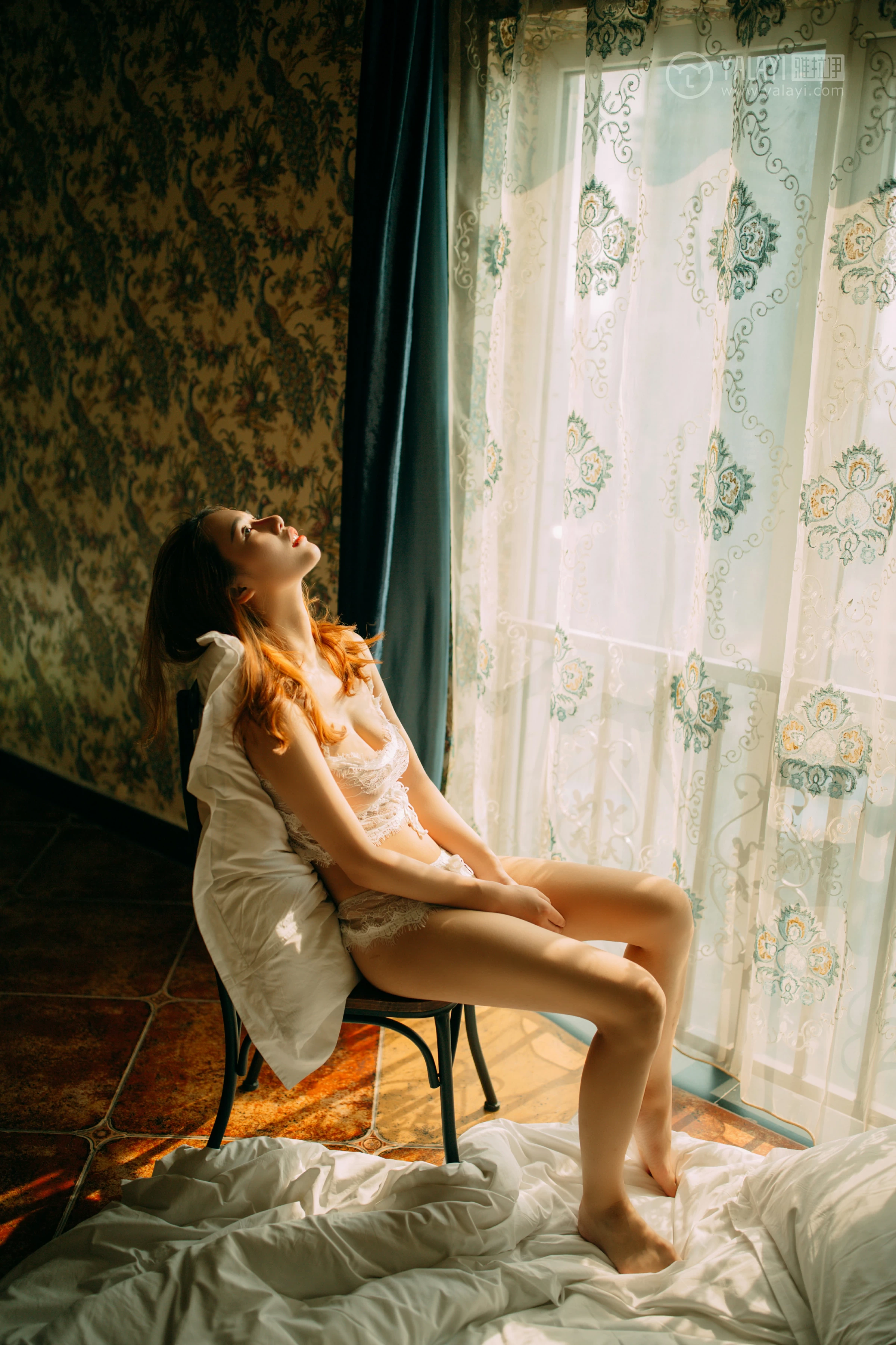 [YALAYI雅拉伊]NO.092 窗下 李颖惠惠 白色蕾丝透视情趣内衣性感私房写真集第9张