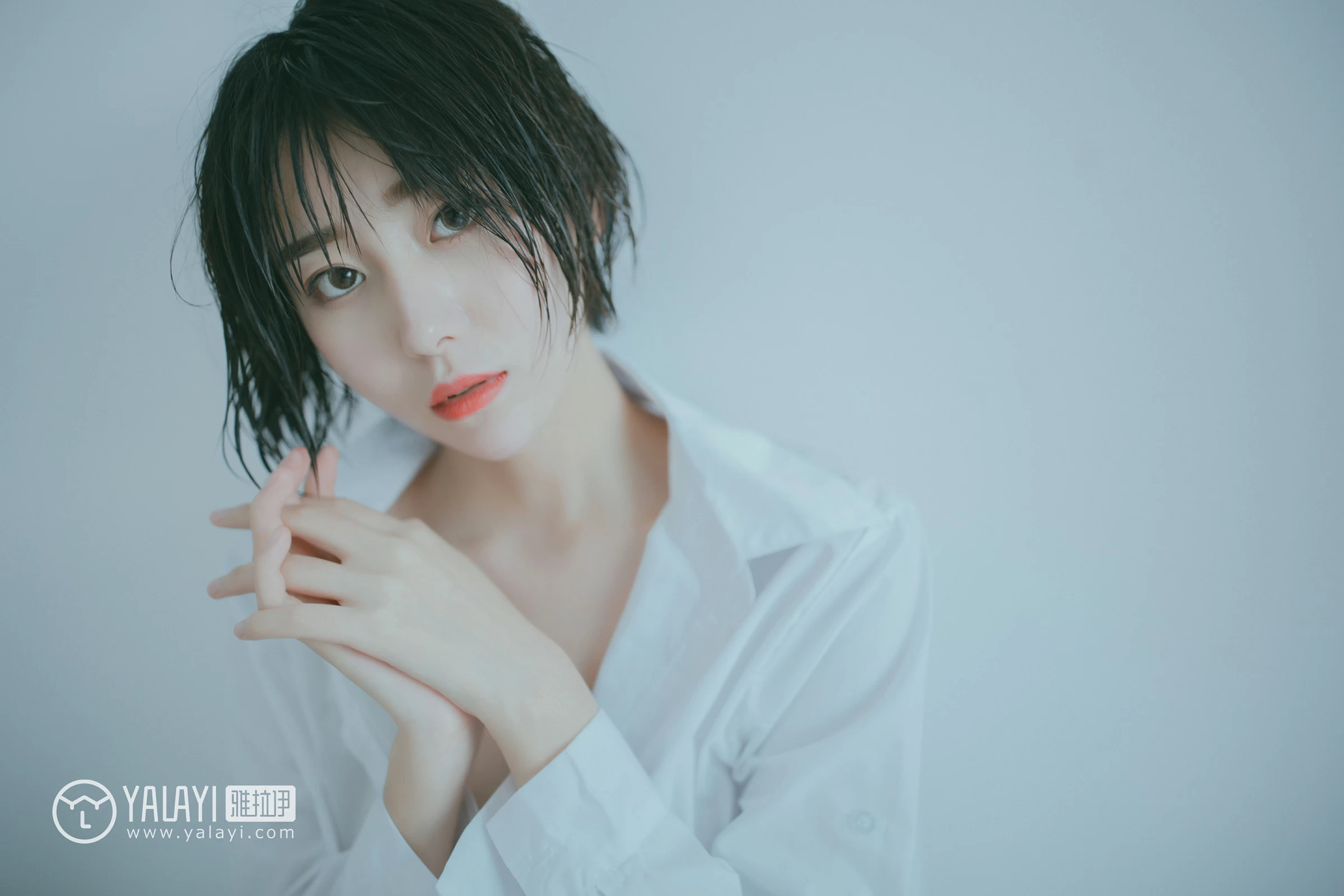 [YALAYI雅拉伊]NO.077 美丽如你 静静 白色衬衫与半裸性感玉体私房写真集第10张