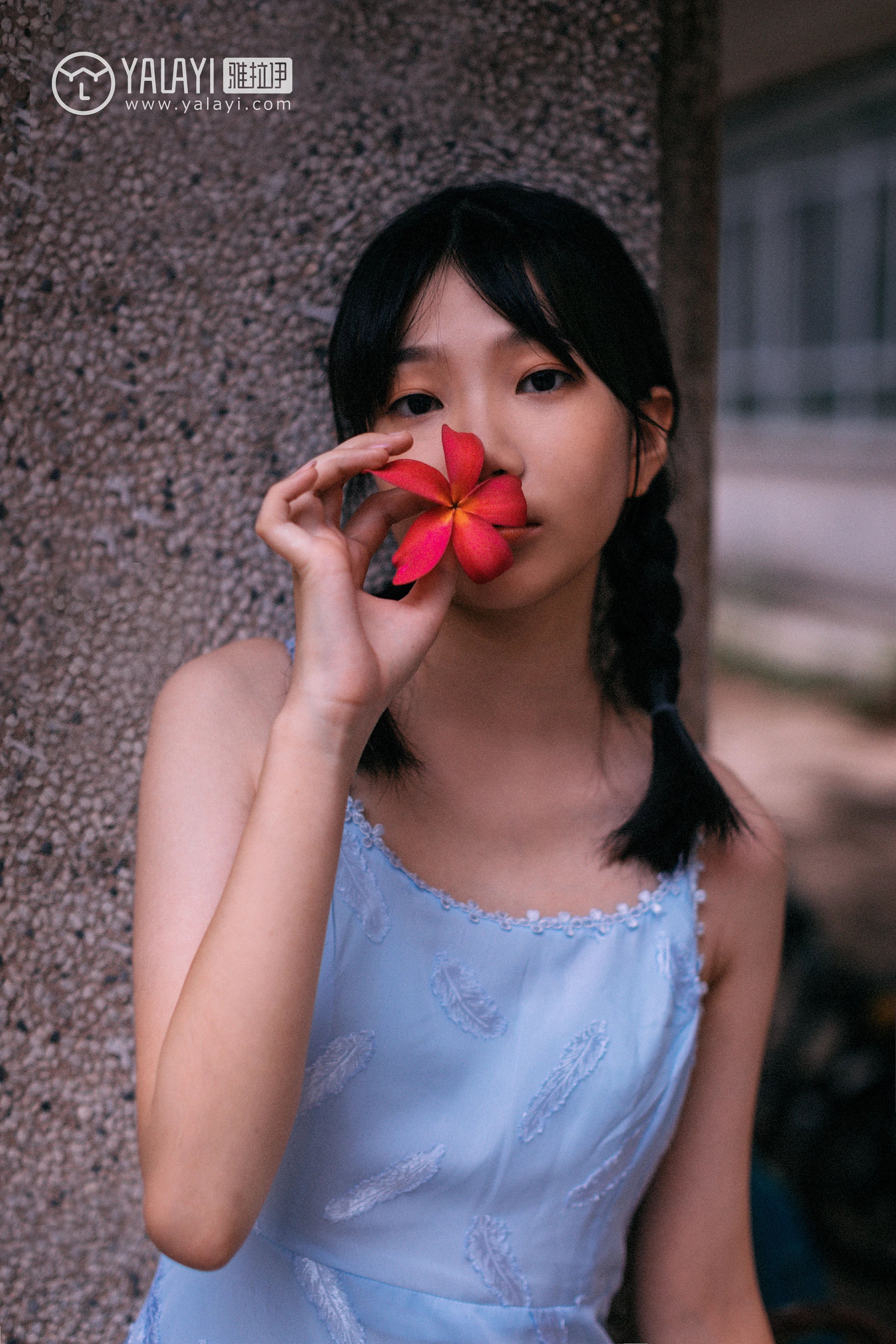 [YALAYI雅拉伊]NO.082 绿喜青花 Doubleyu 淡蓝色吊带连衣裙清纯可爱私房写真集第4张