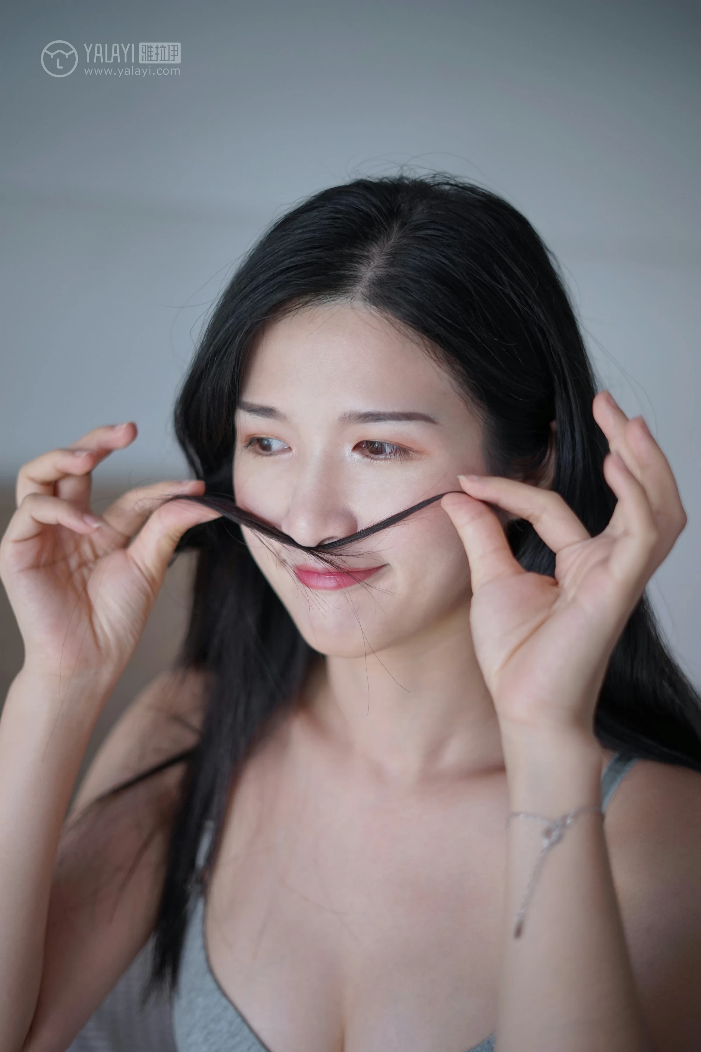 [YALAYI雅拉伊]NO.096 灰色渐白 塔塔 灰色短袖加灰色内衣性感私房写真集第8张