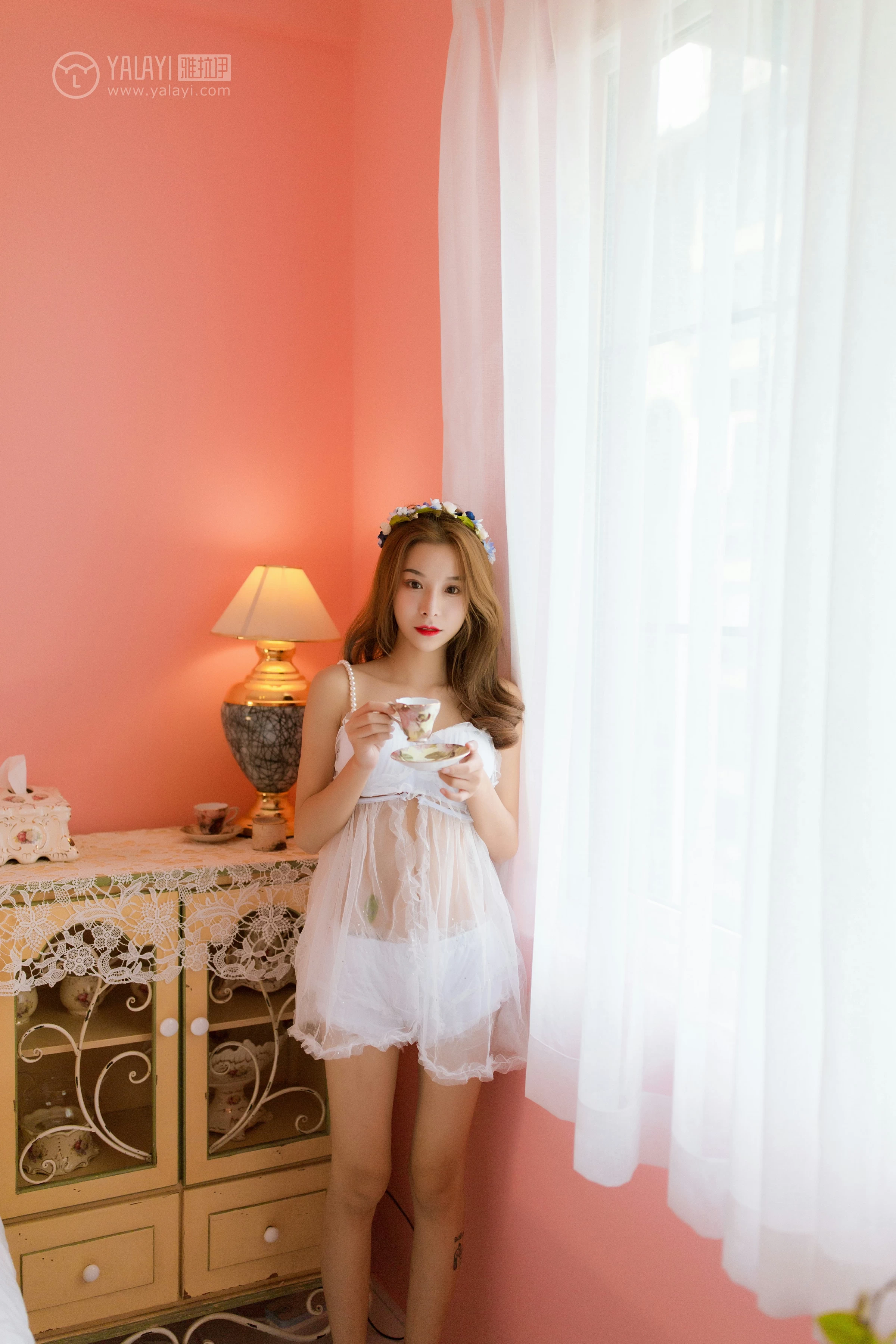 [YALAYI雅拉伊]NO.099 粉色系少女私房 倩微微 透视睡衣裙与白色蕾丝内衣性感私房写真集第4张