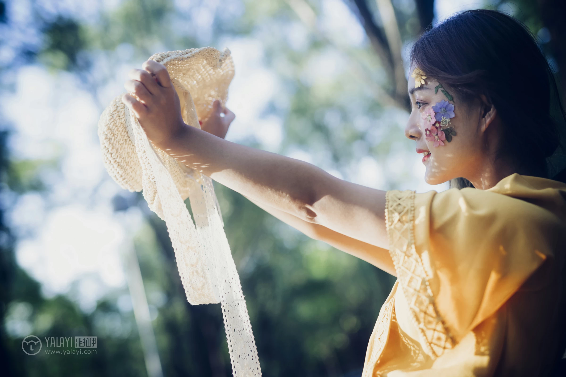 [YALAYI雅拉伊]NO.117 夏日小清新 白日梦 黄色蕾丝连衣裙清纯私房写真集第14张