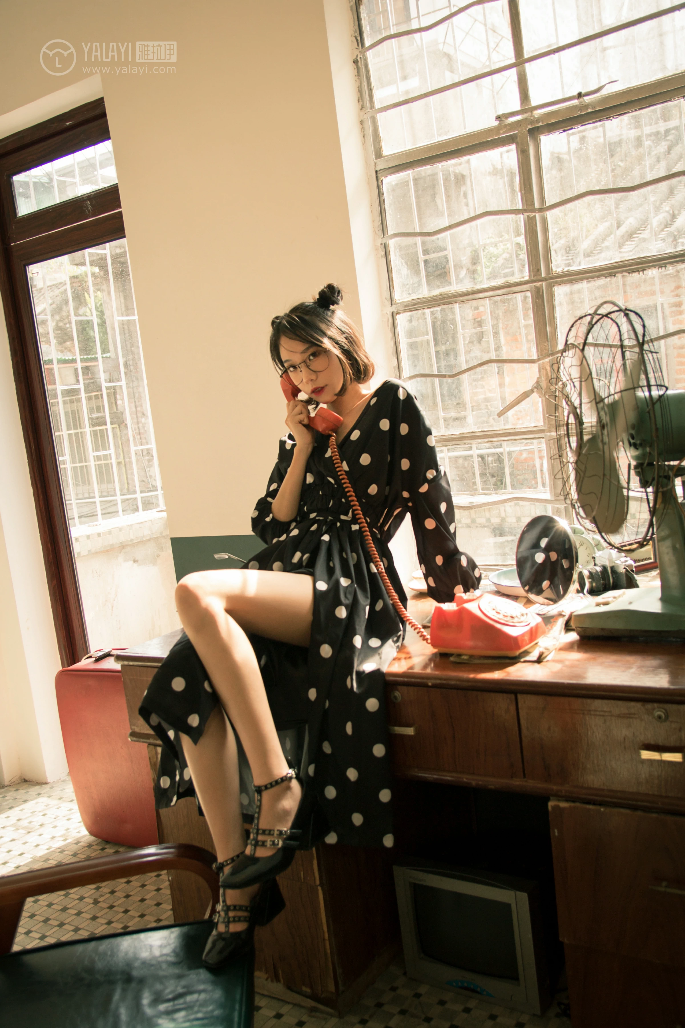 [YALAYI雅拉伊]NO.114 双面伊人 琳琳 琛琛 居家睡衣性感私房写真集第10张