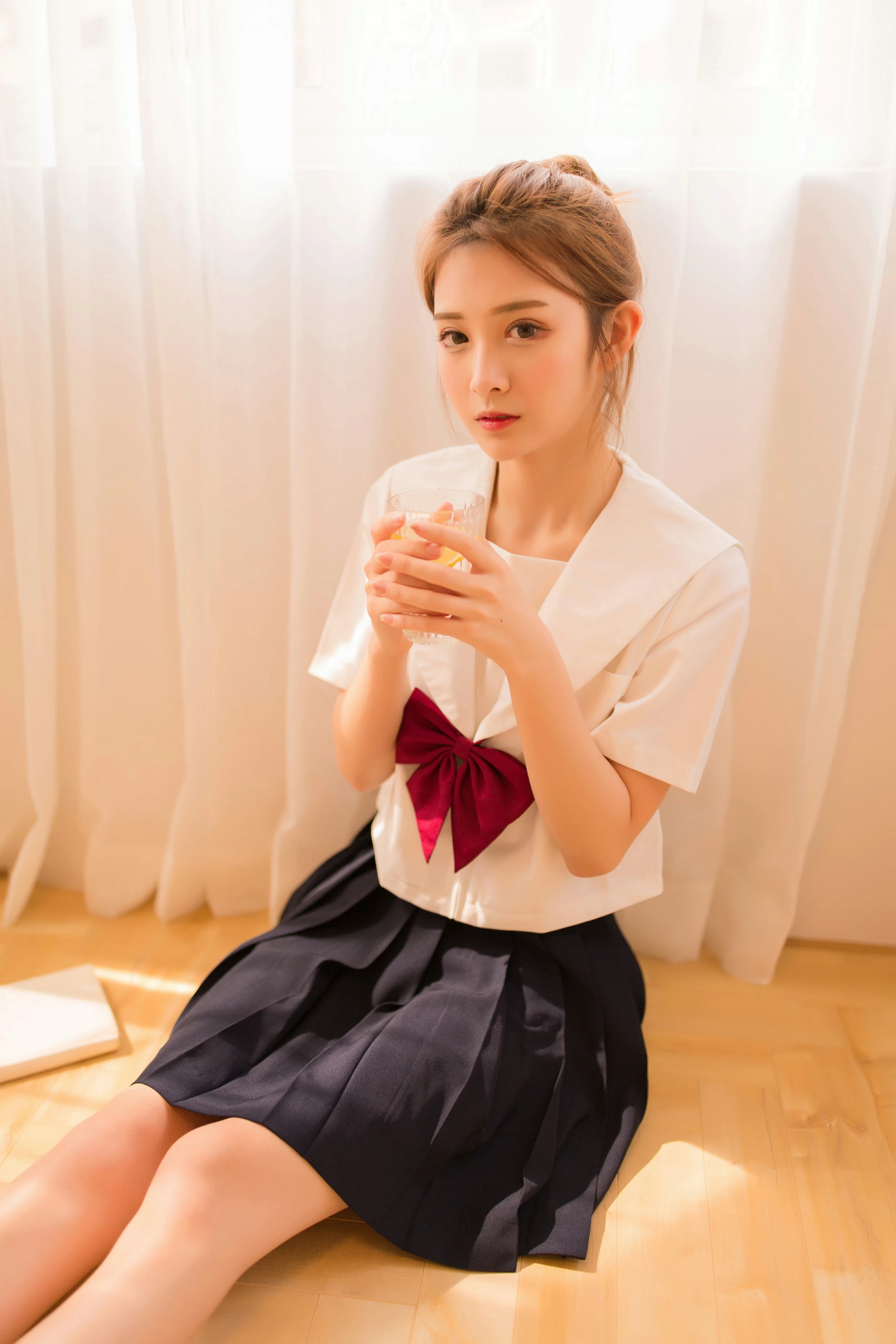 [YALAYI雅拉伊]NO.115 念念不忘 丸糯糯 高中女生制服与黑色短裙清纯私房写真集第6张