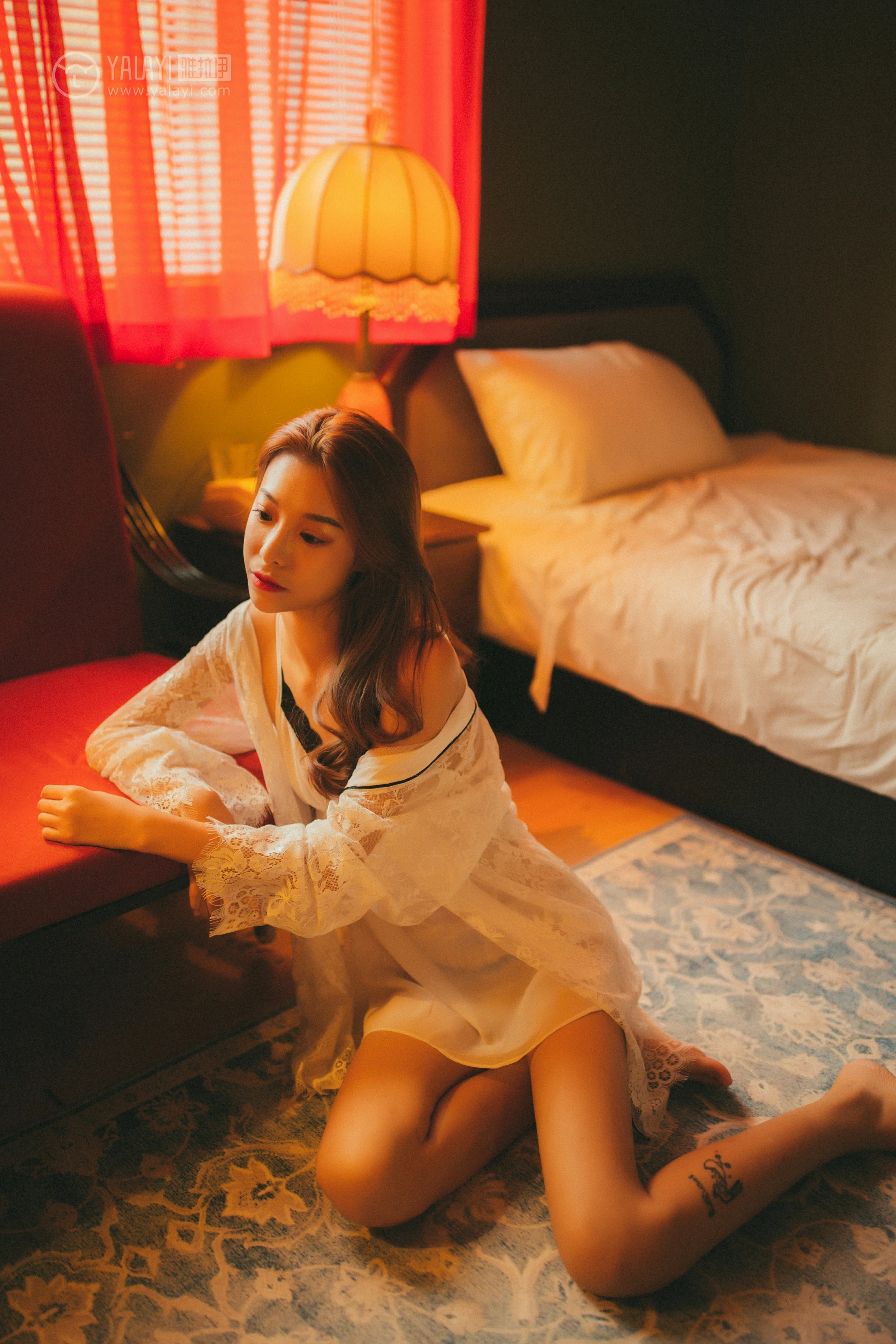 [YALAYI雅拉伊]NO.116 我在等你 倩微微 透视镂空睡衣加白色蕾丝情趣内衣性感私房写真集第5张