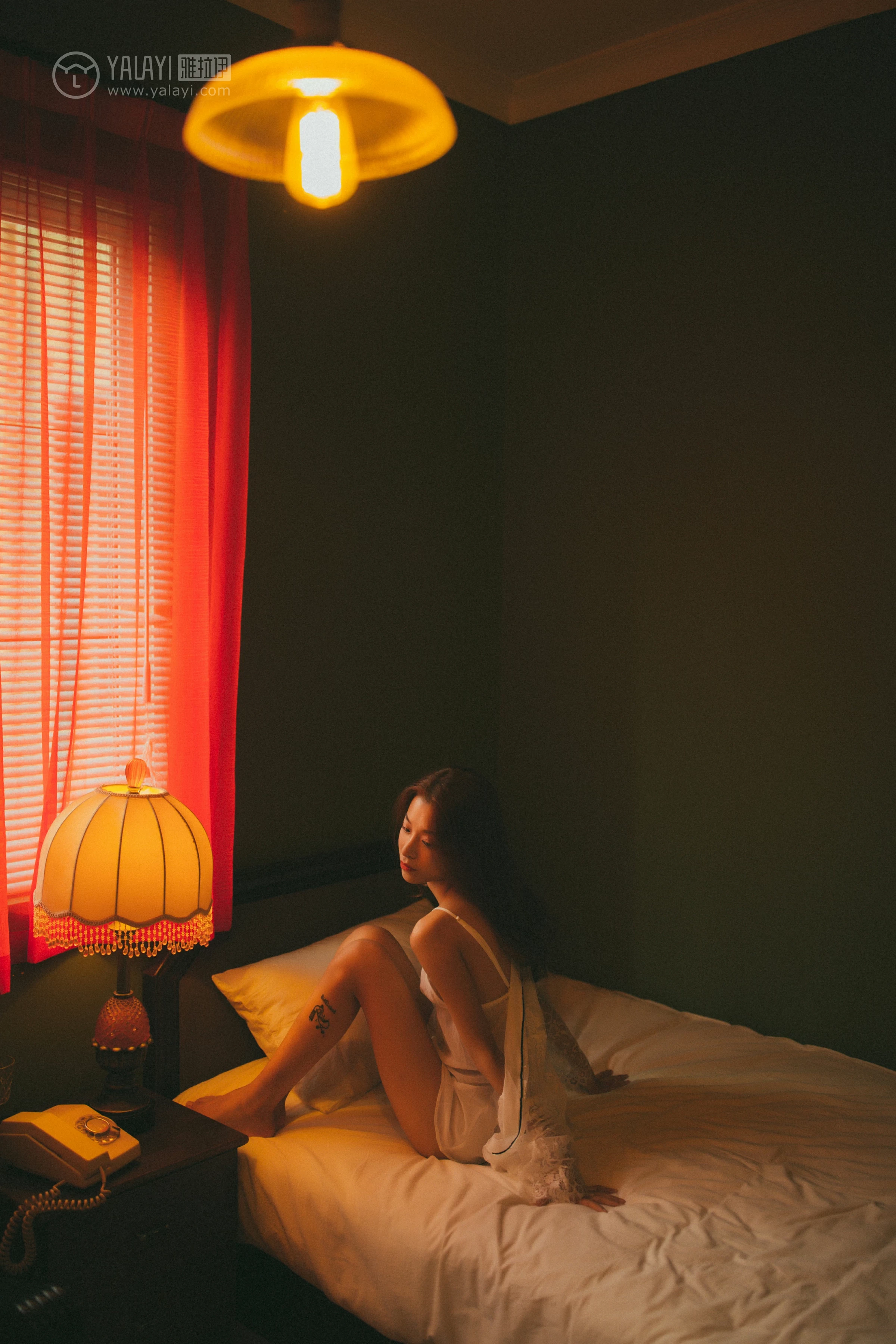 [YALAYI雅拉伊]NO.116 我在等你 倩微微 透视镂空睡衣加白色蕾丝情趣内衣性感私房写真集第11张