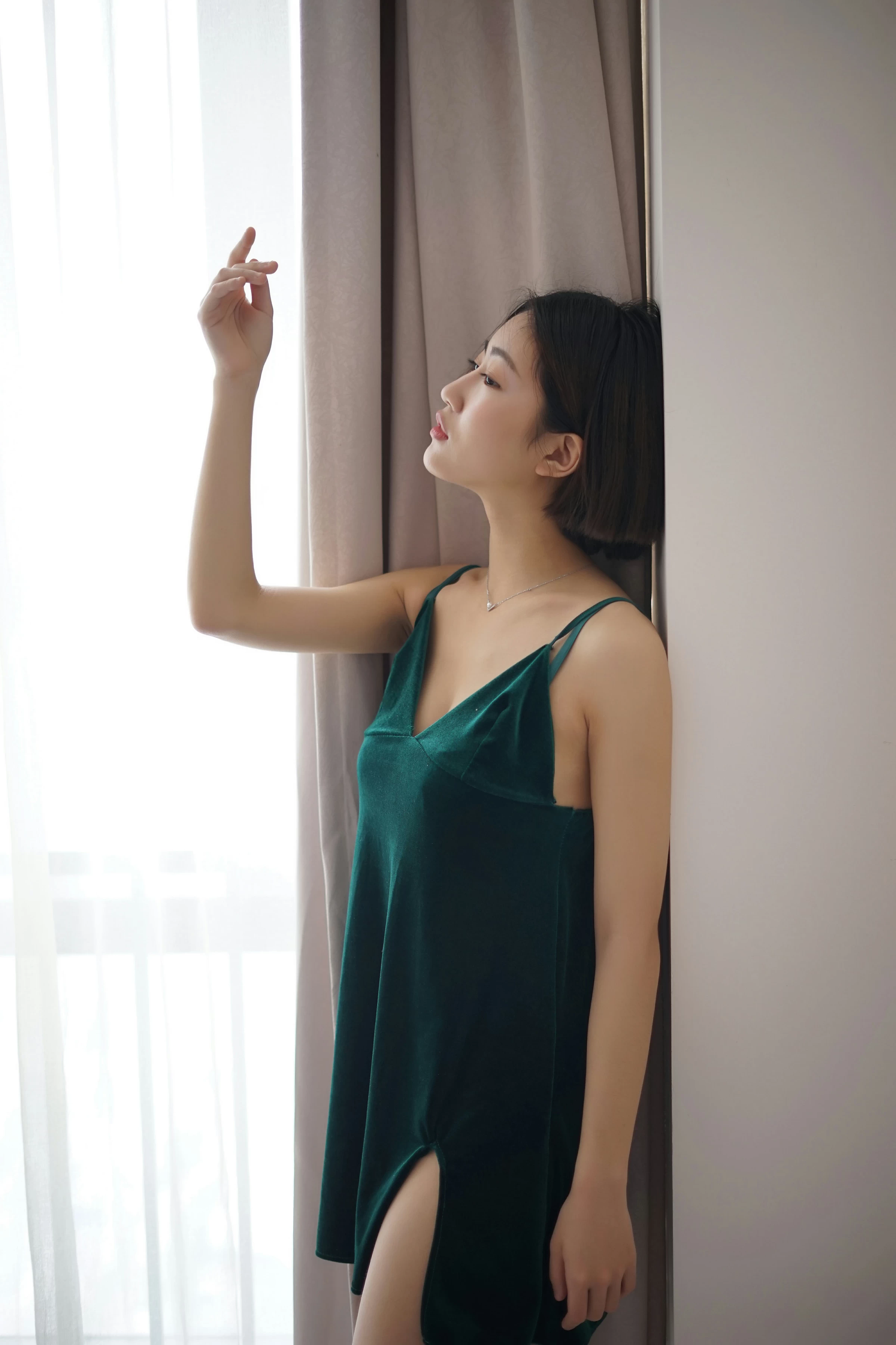 [YALAYI雅拉伊]NO.126 舞寂 肖萧 吊带睡衣加蕾丝内衣性感私房写真集第3张