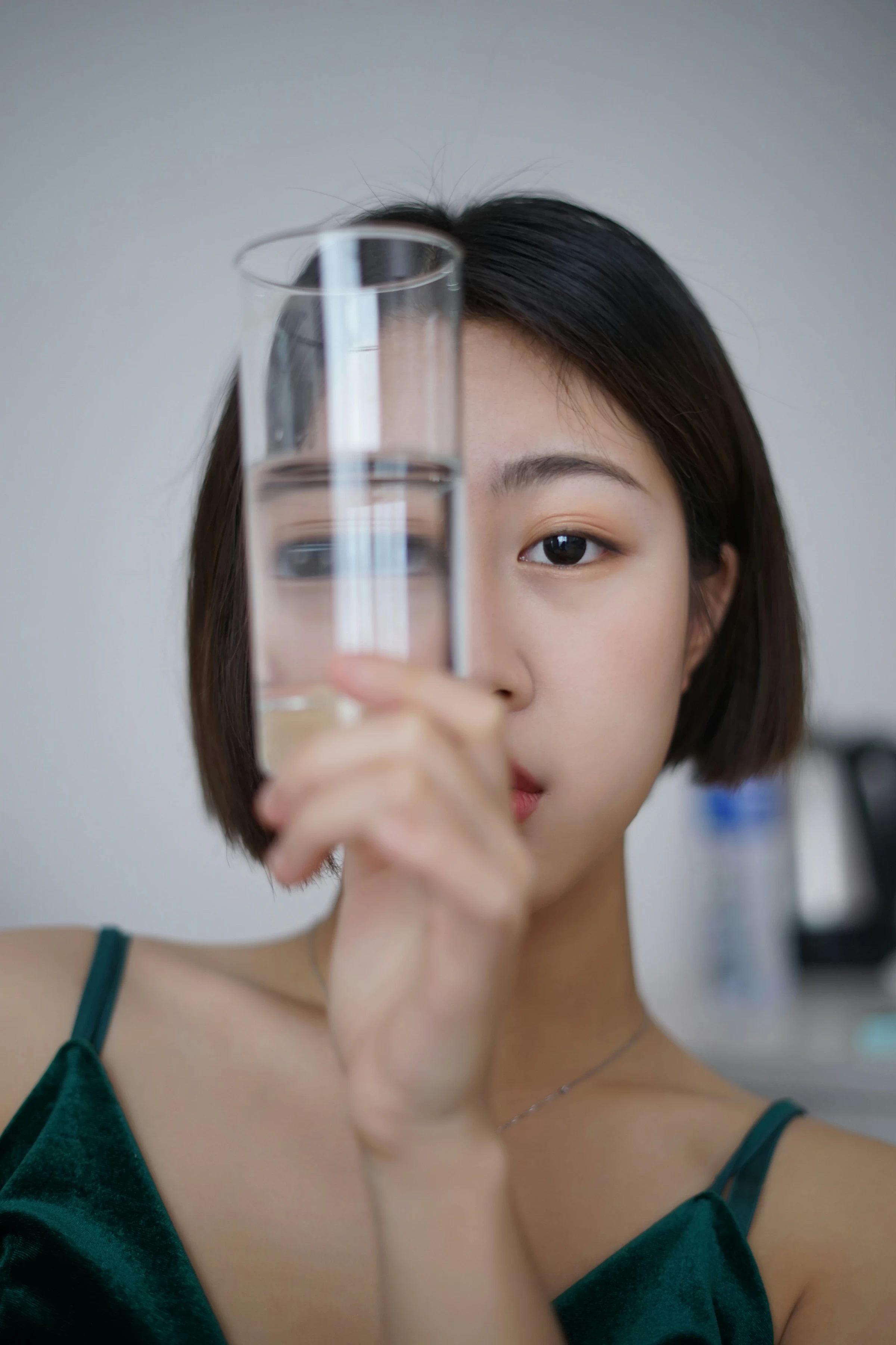 [YALAYI雅拉伊]NO.126 舞寂 肖萧 吊带睡衣加蕾丝内衣性感私房写真集第6张