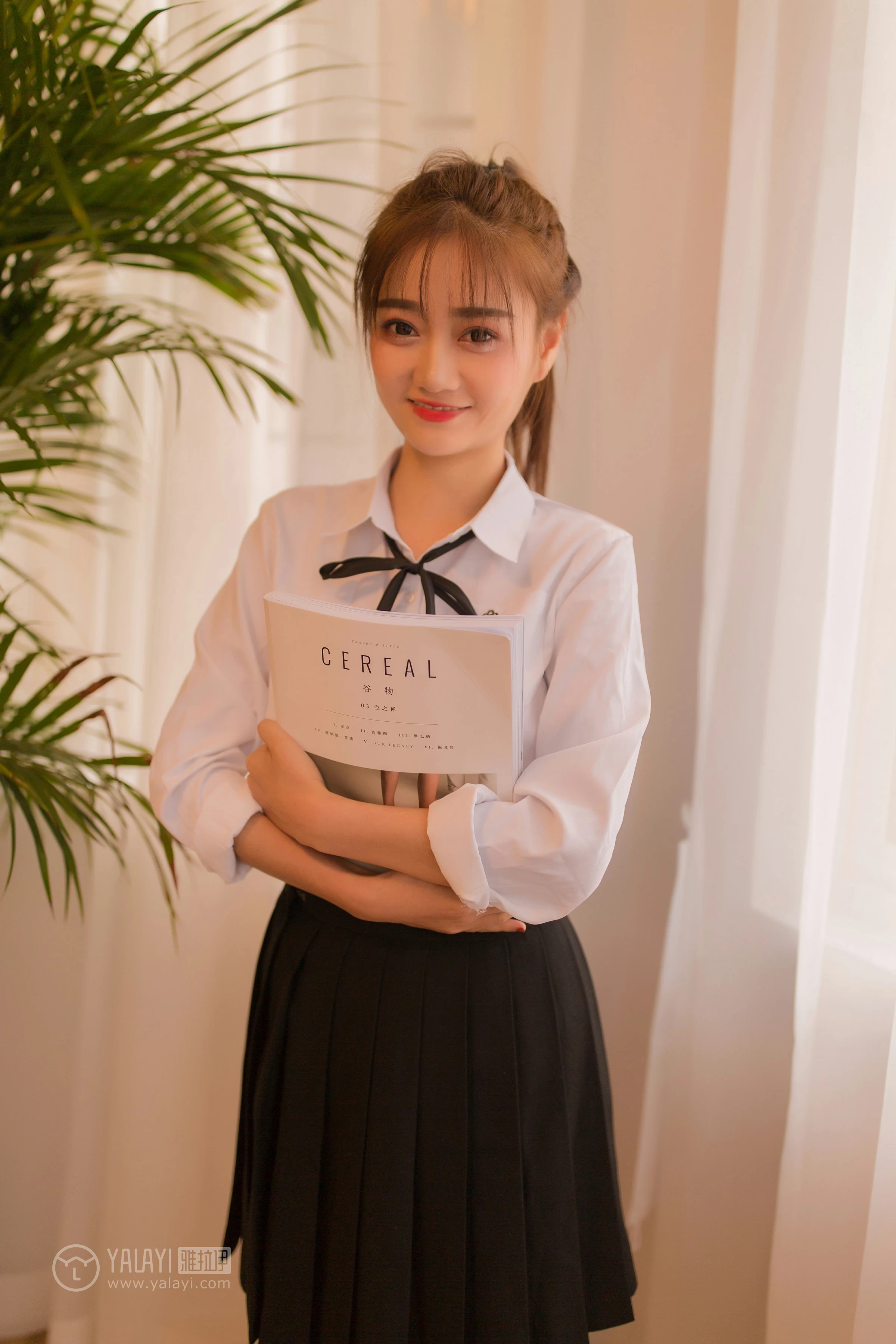 [YALAYI雅拉伊]NO.138 粉黛少女 李诗雨 高中女生制服与短裙加白色内衣性感私房写真集第2张