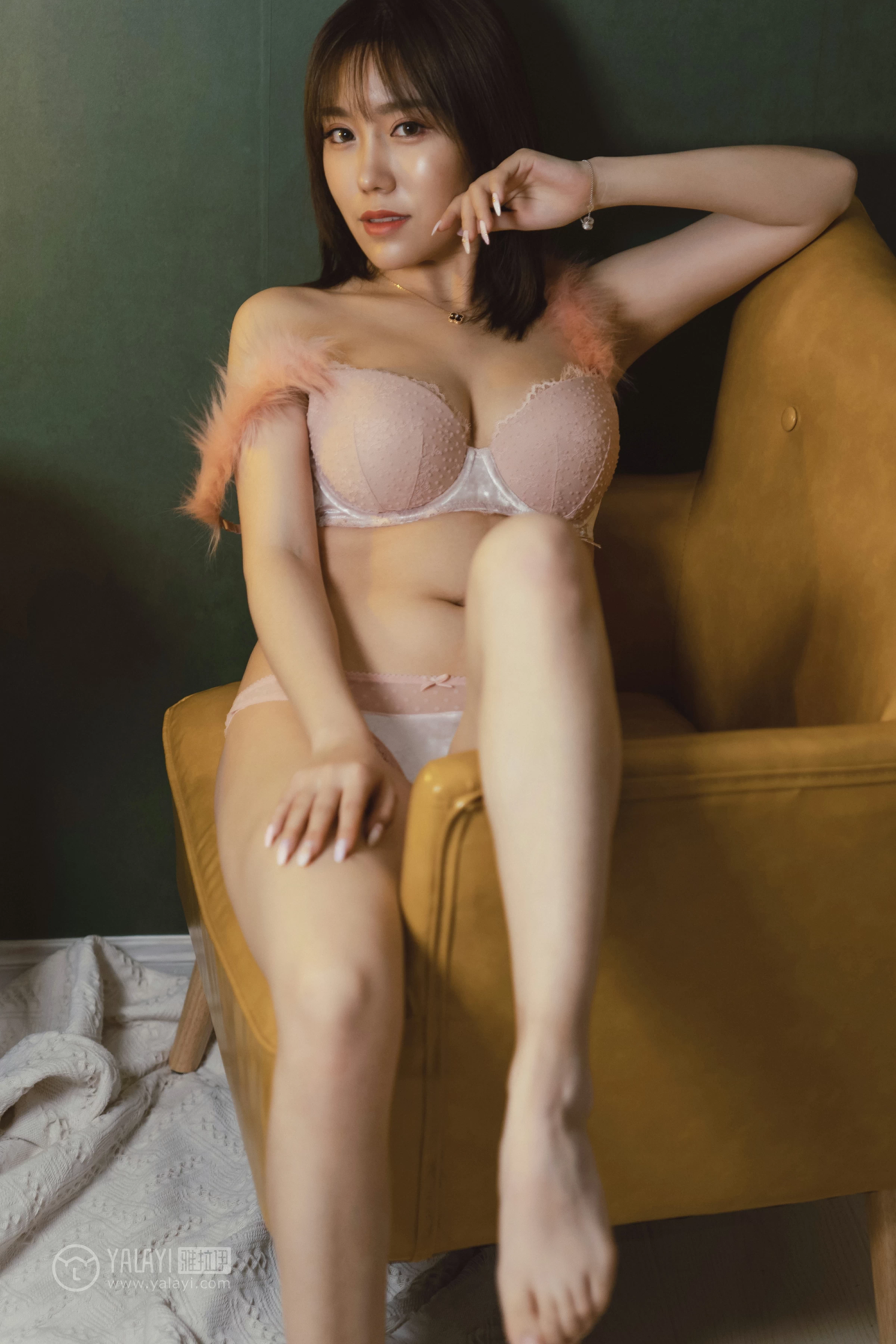 [YALAYI雅拉伊]NO.139 花样年华 陈奕菲 粉色蕾丝内衣性感私房写真集第12张