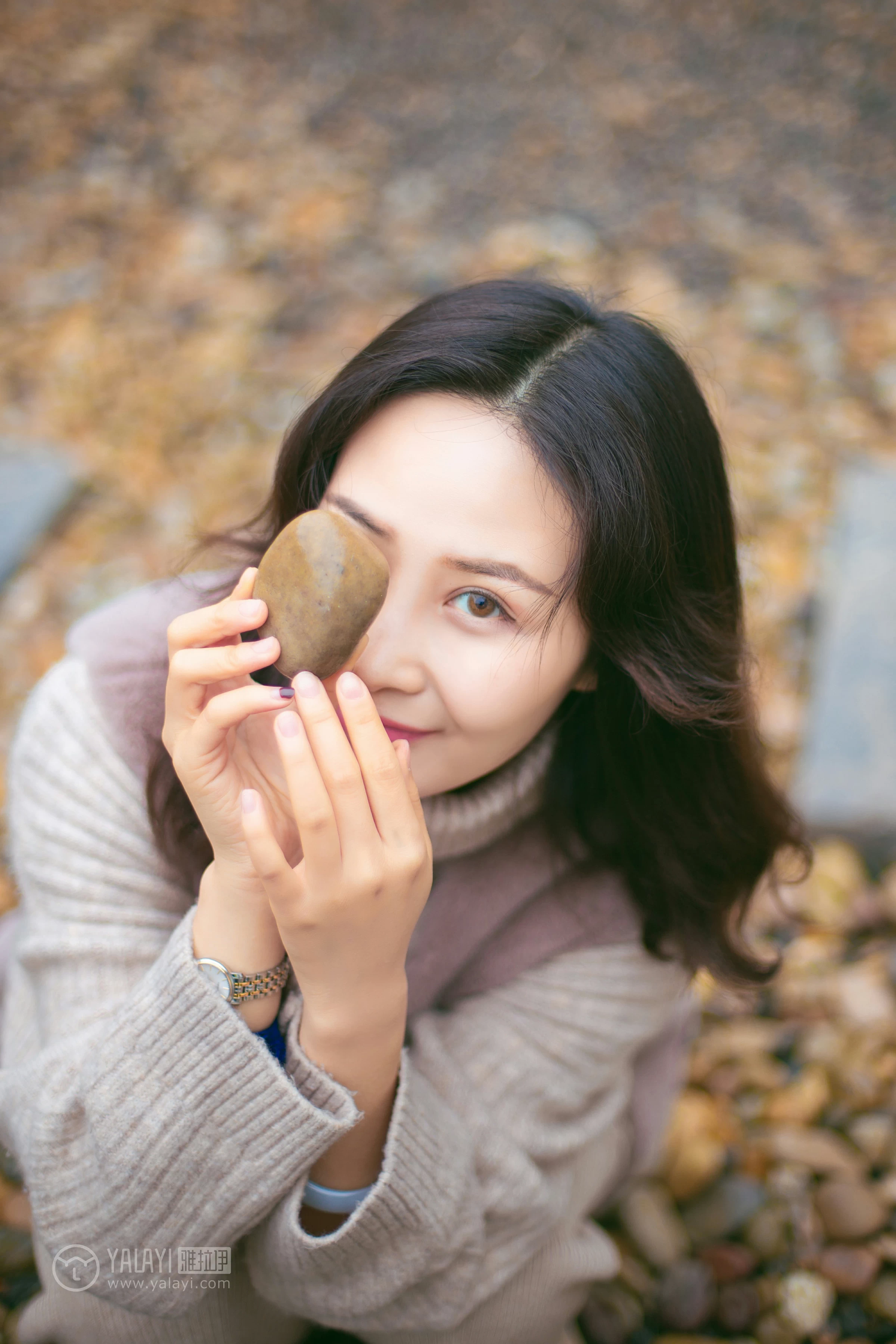 [YALAYI雅拉伊]NO.151 旅行日记 毛毛 米色毛衣加休闲长裤私房写真集第14张