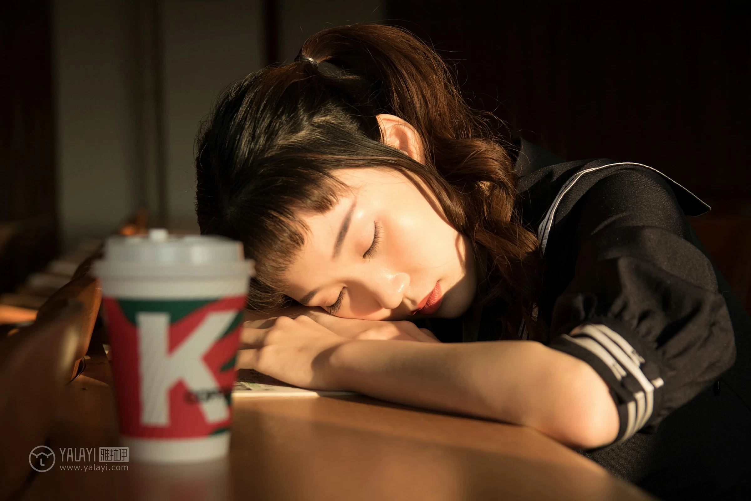 [YALAYI雅拉伊]NO.147 等 奥莉 黑色高中女生制服裙清纯可爱私房写真集第11张