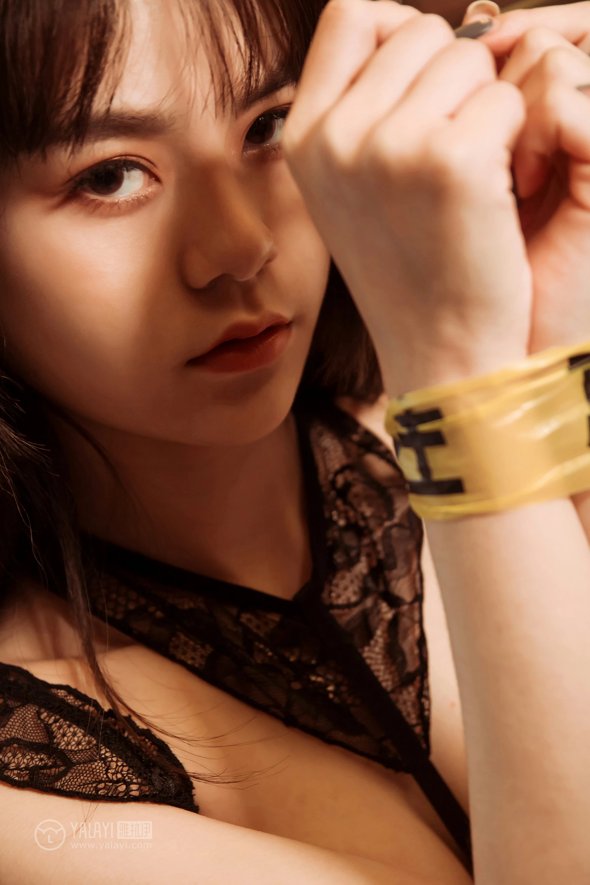 [YALAYI雅拉伊]NO.149 违禁 蓉蓉 黑色透视塑身内衣加黑色丝袜美腿性感私房写真集第3张