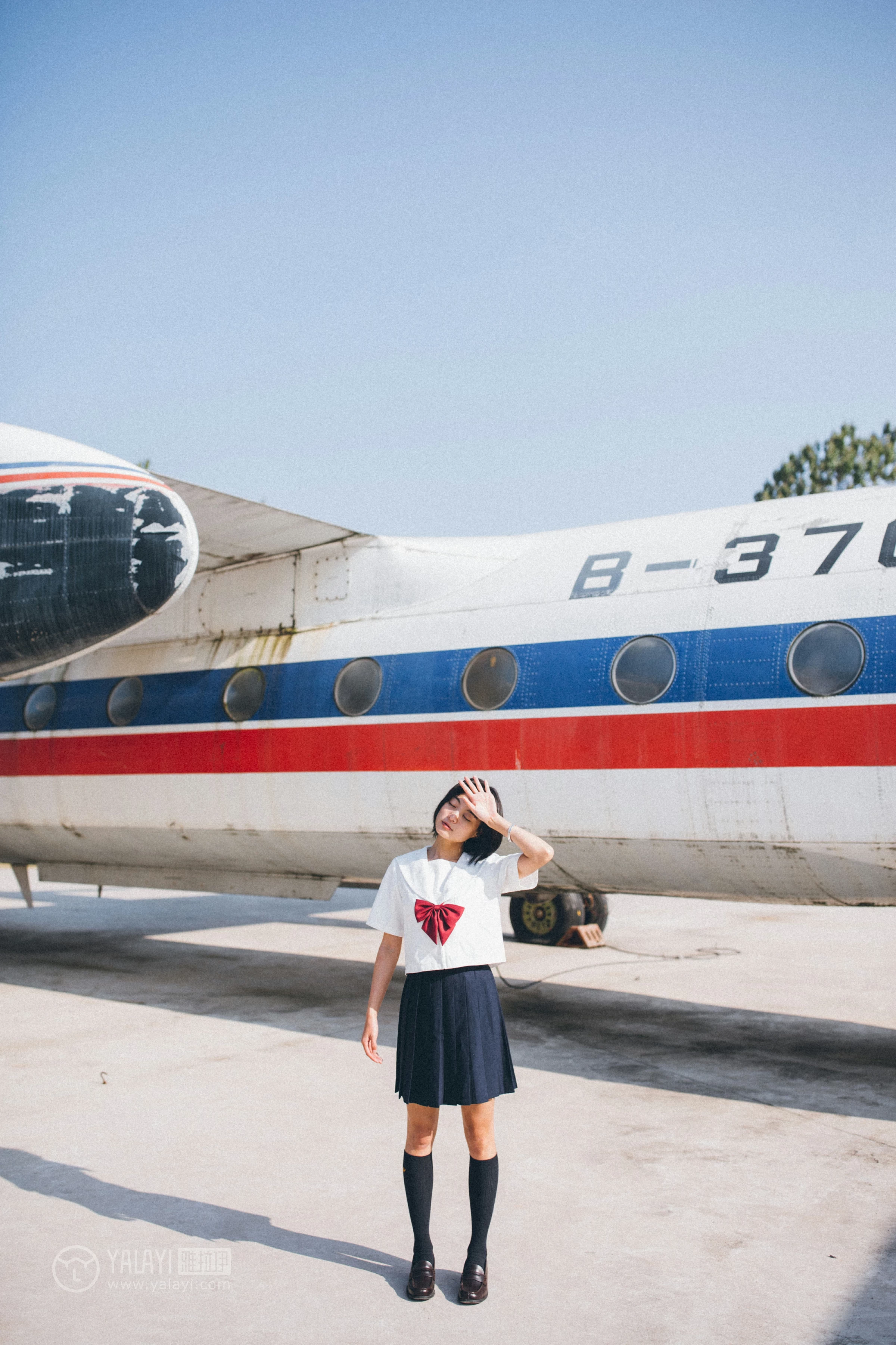 [YALAYI雅拉伊]NO.156 带我走带我飞 米粒米粒 高中女生制服与短裙私房写真集第10张