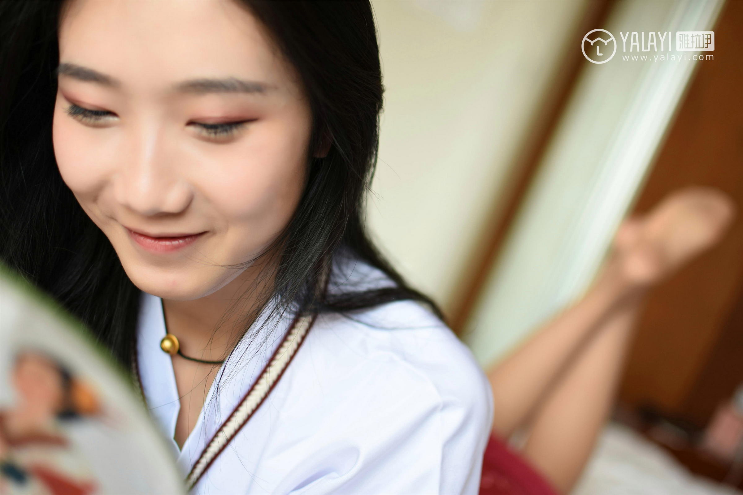 [YALAYI雅拉伊]NO.004 古装肉丝 林小珂 白色衬衫与短裙加肉色丝袜美腿性感私房写真集第11张