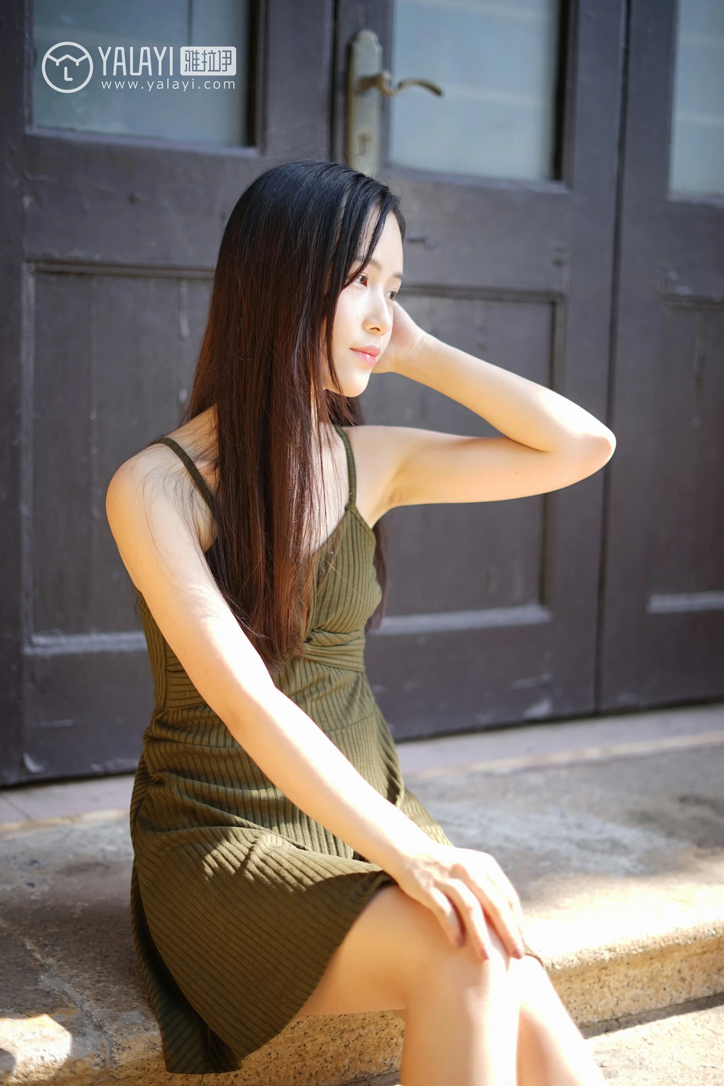 [YALAYI雅拉伊]NO.027 校园邂逅 卡柔 白色短袖加灰色短裙与吊带连衣裙性感私房写真集第7张