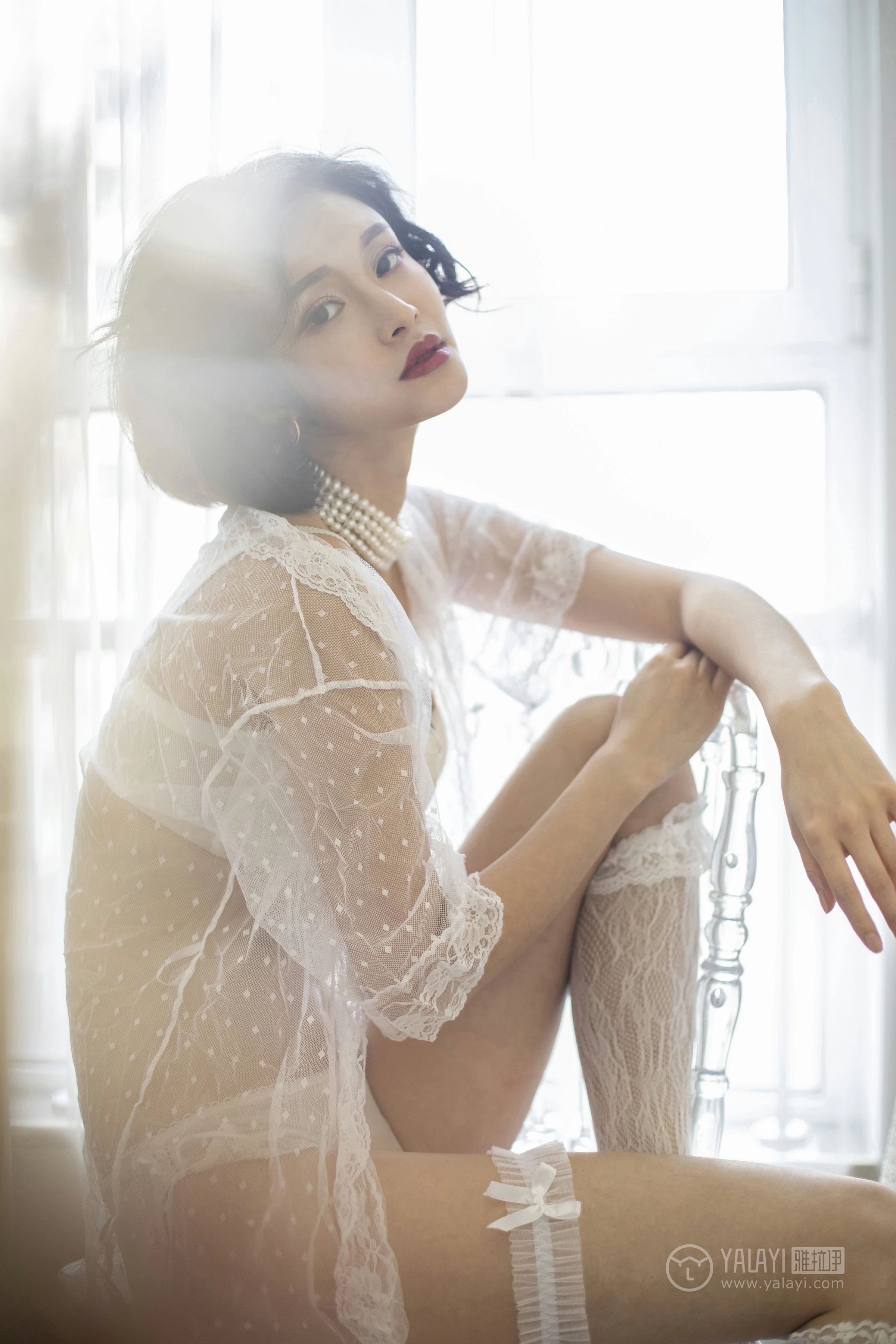 [YALAYI雅拉伊]No.187 盼兮 王艺颖 透视镂空睡衣与白色蕾丝内衣加白色情趣渔网袜性感私房写真集第10张