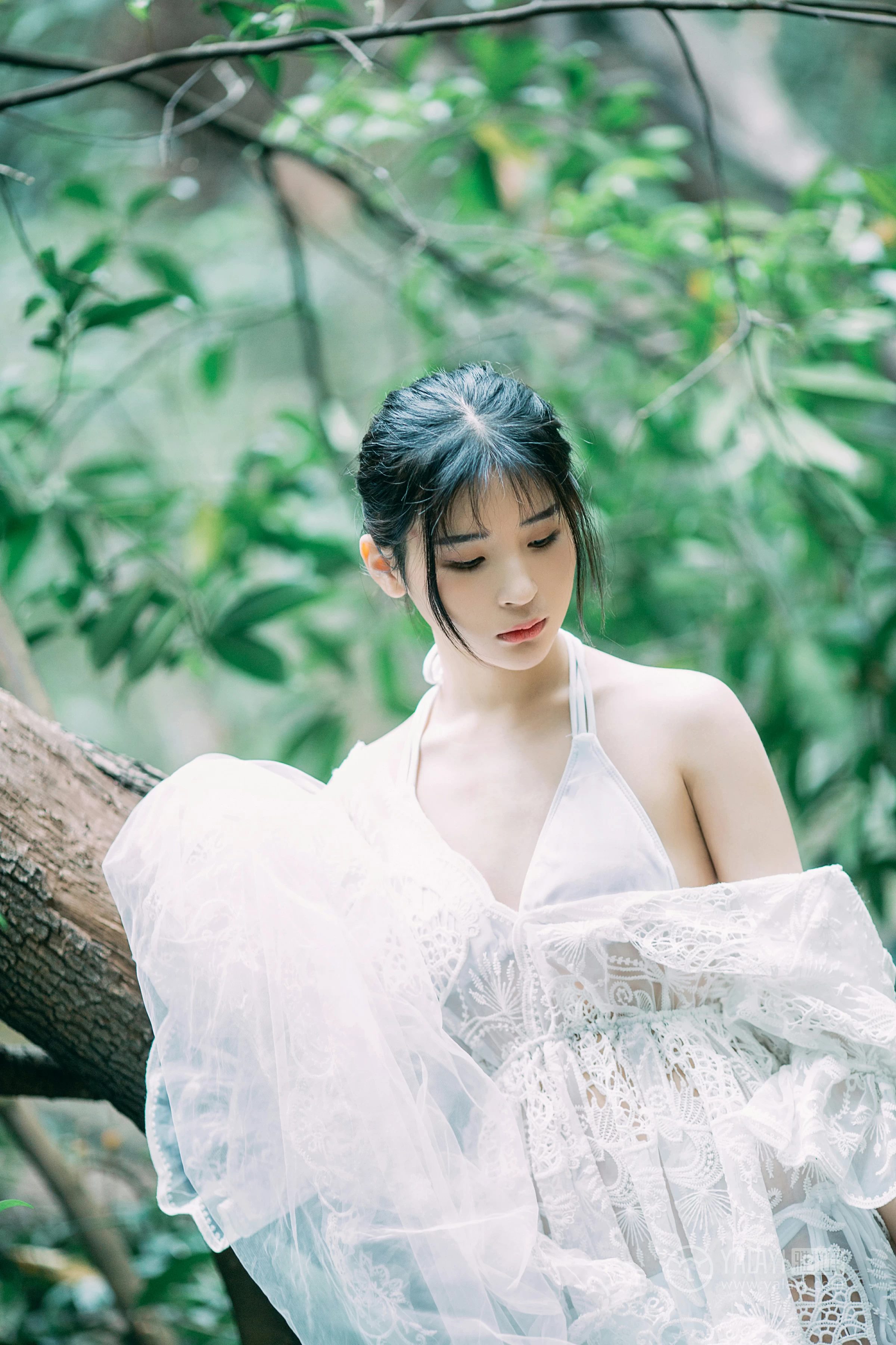 [YALAYI雅拉伊]No.194 仙乐飘飘 阿惜 白色透视镂空连衣裙加白色内衣性感私房写真集第11张